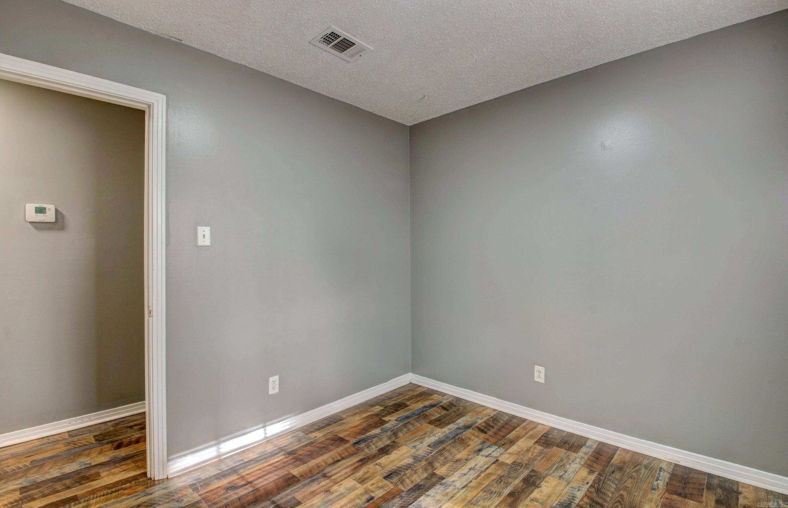 8 Bay  Little Rock, AR