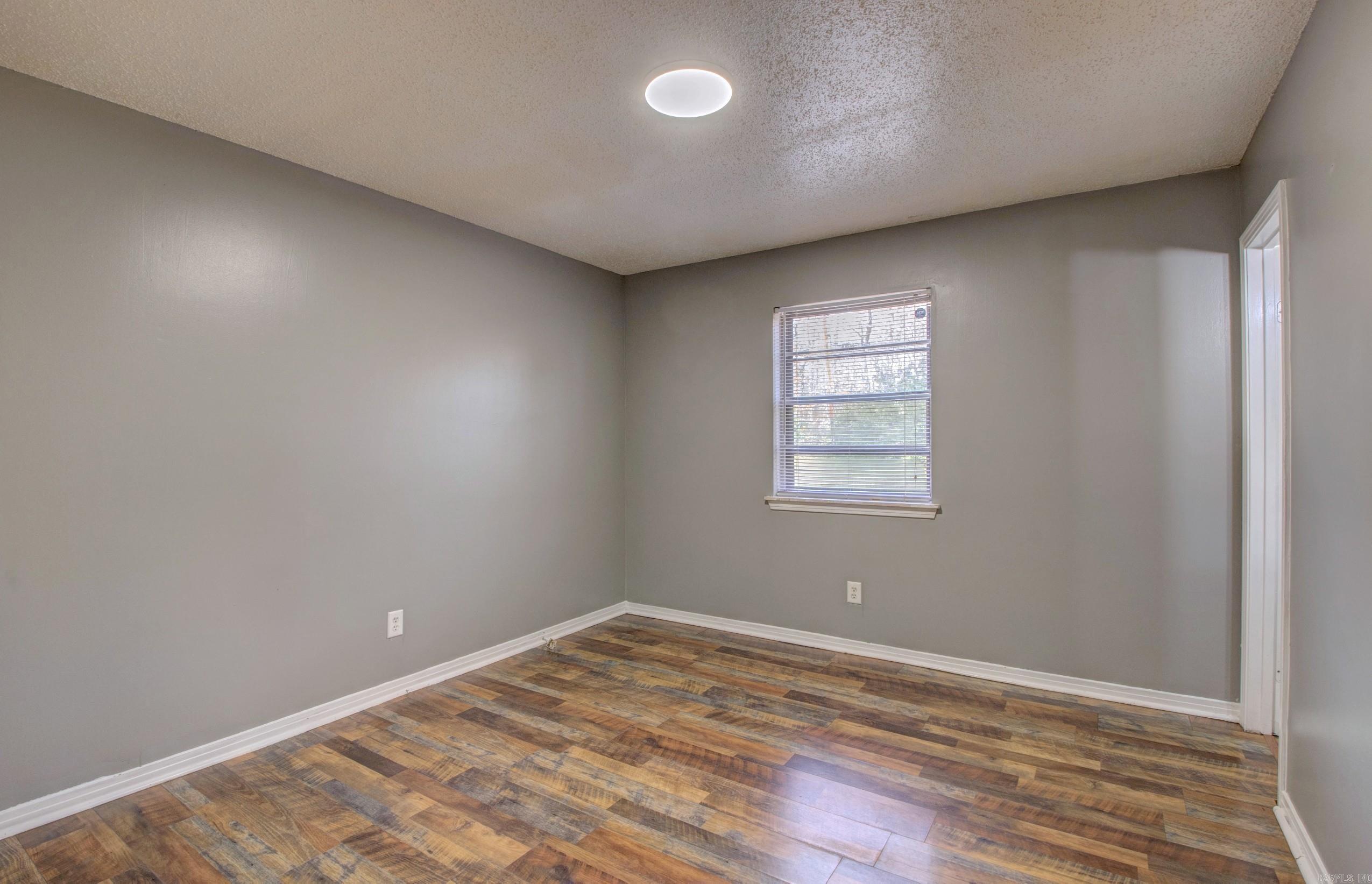 8 Bay  Little Rock, AR