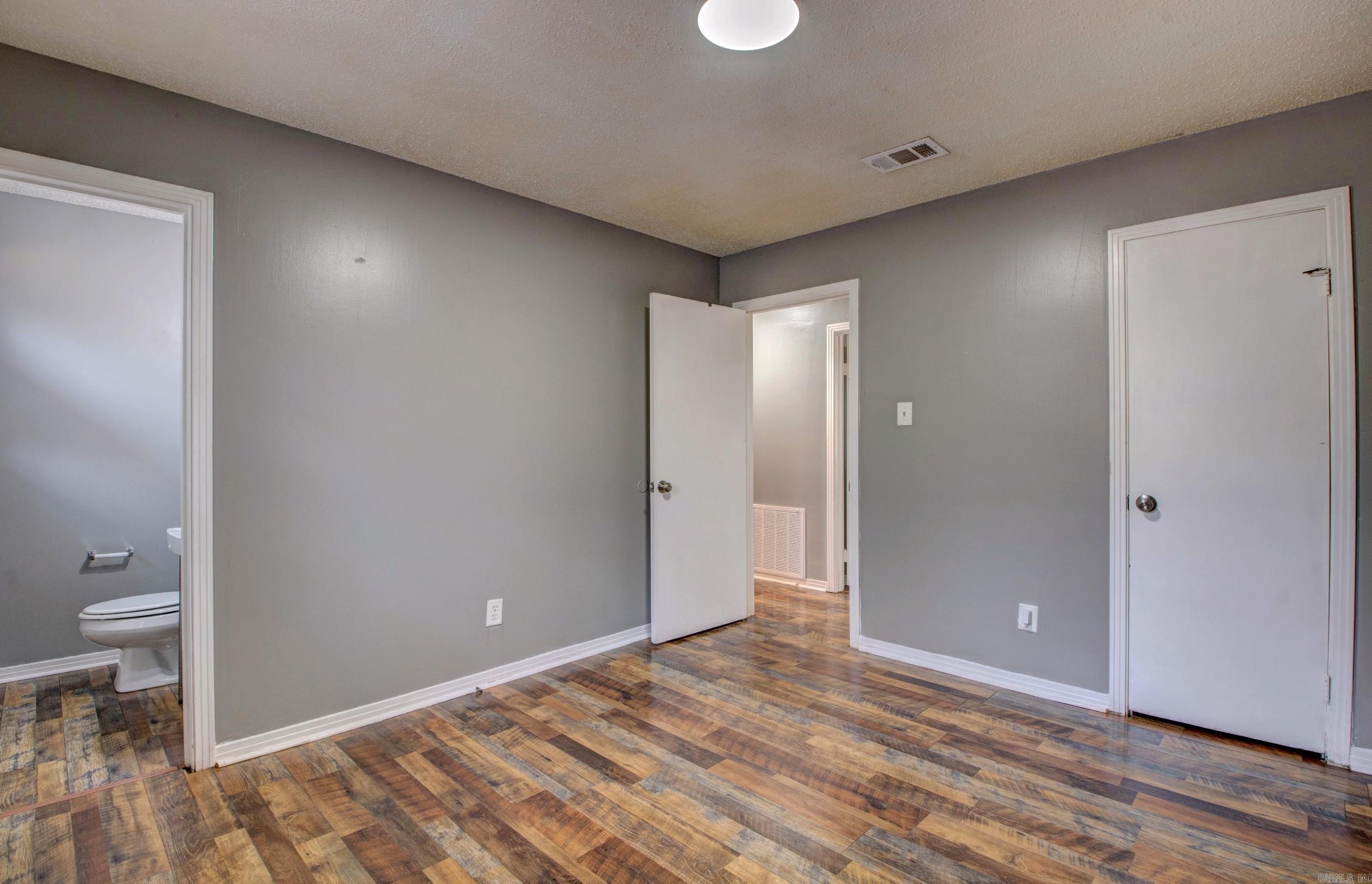 8 Bay  Little Rock, AR