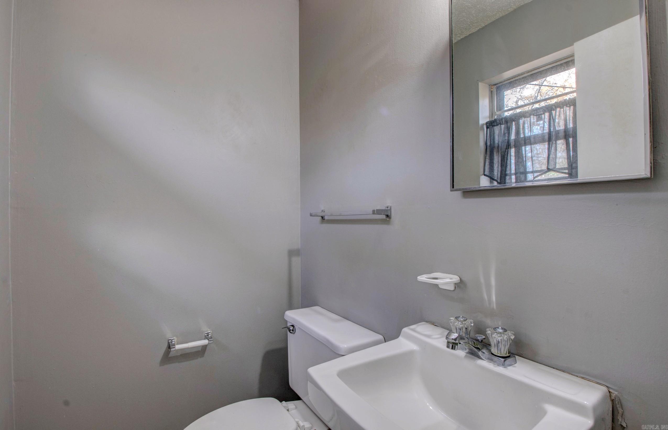 8 Bay  Little Rock, AR