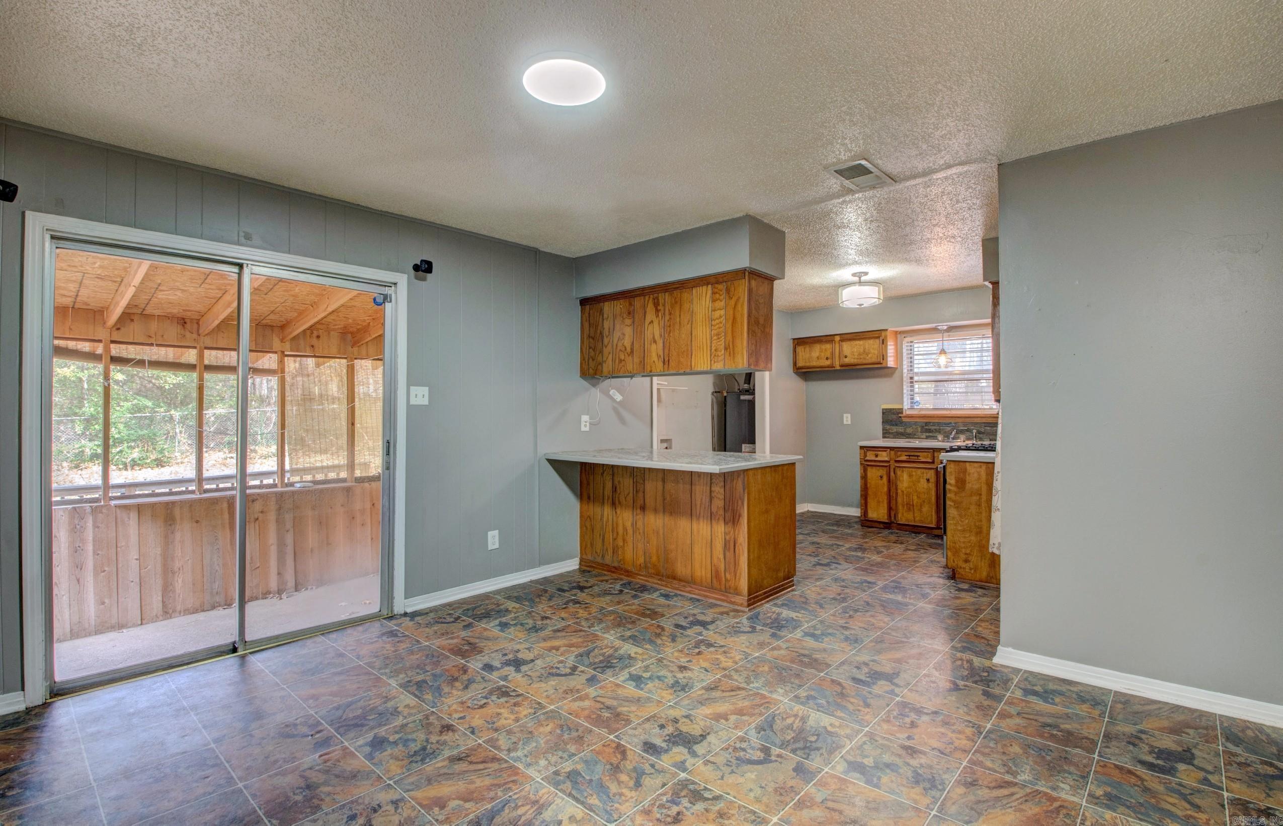 8 Bay  Little Rock, AR