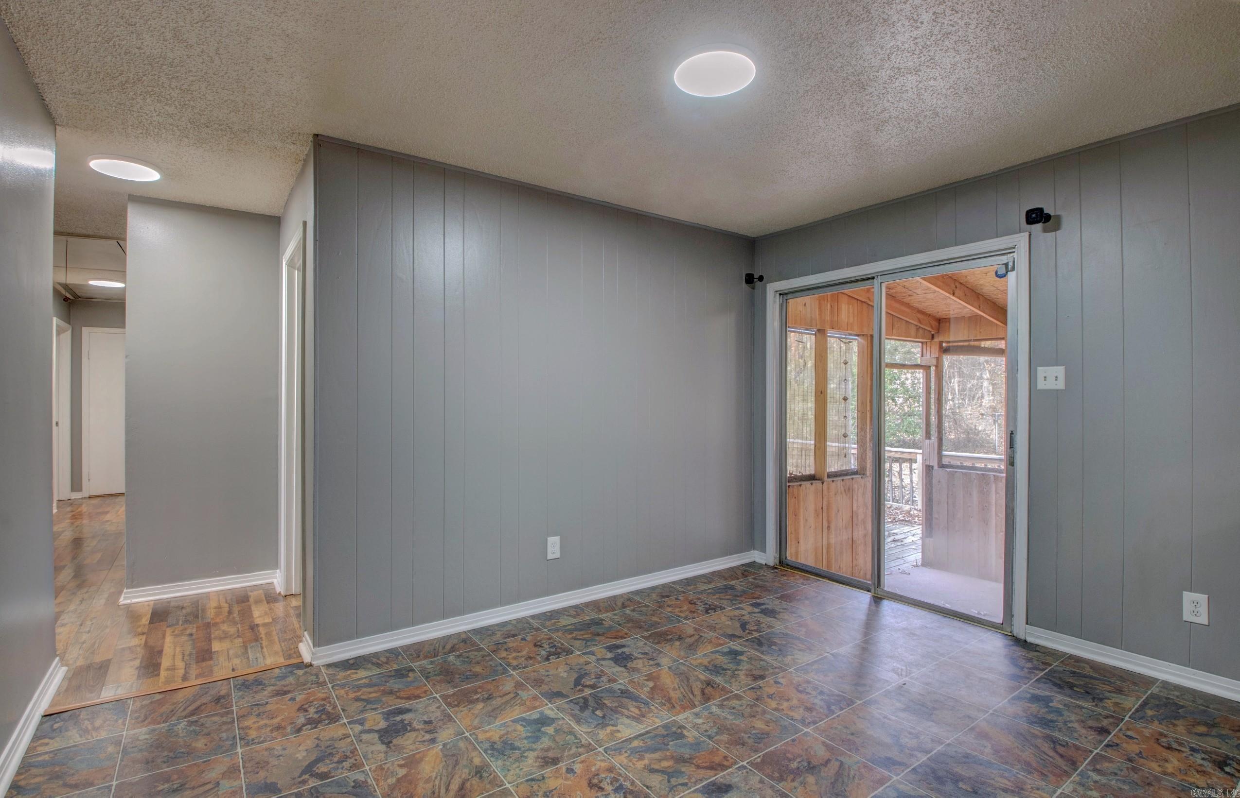 8 Bay  Little Rock, AR