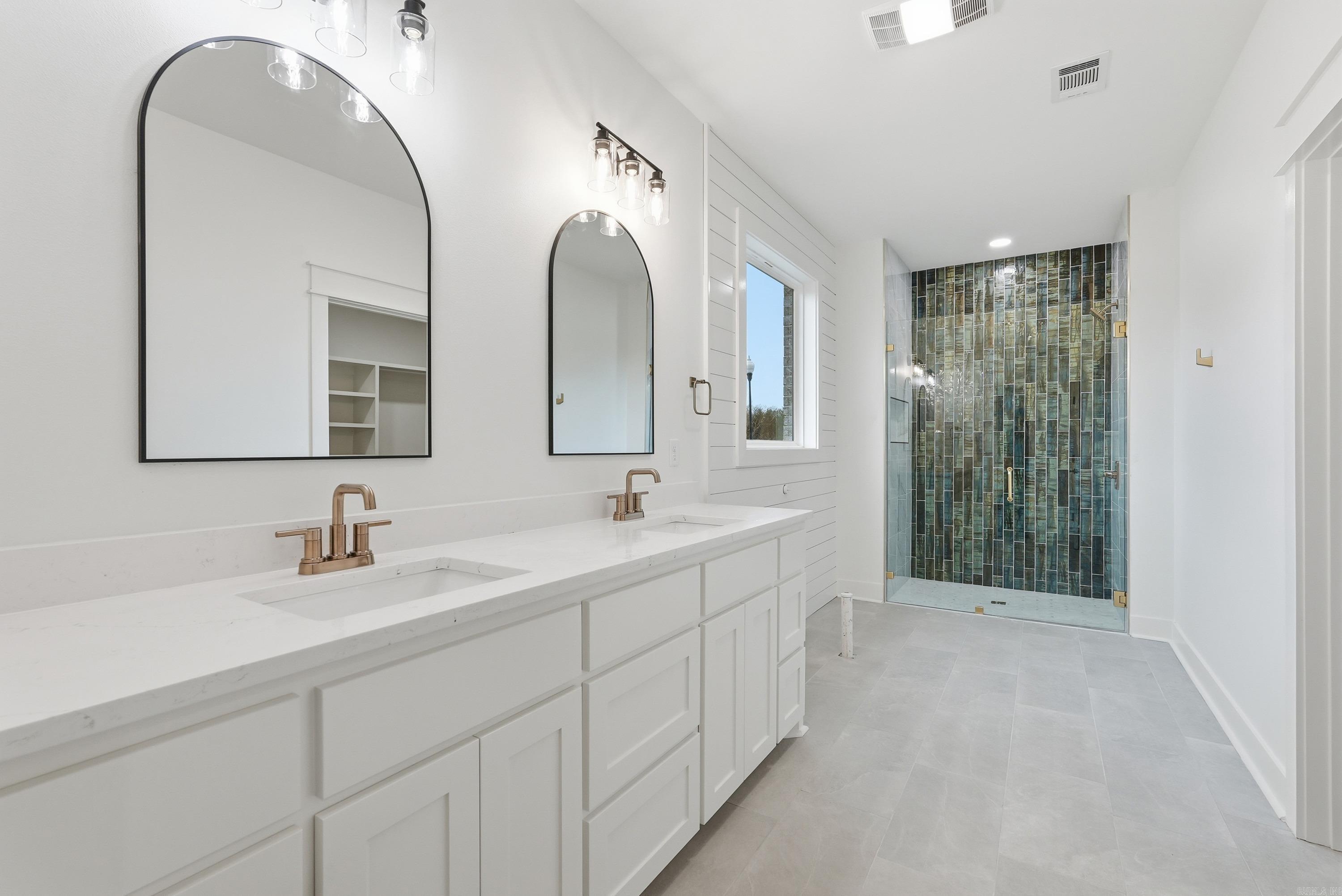 31 Sunny  Morrilton, AR