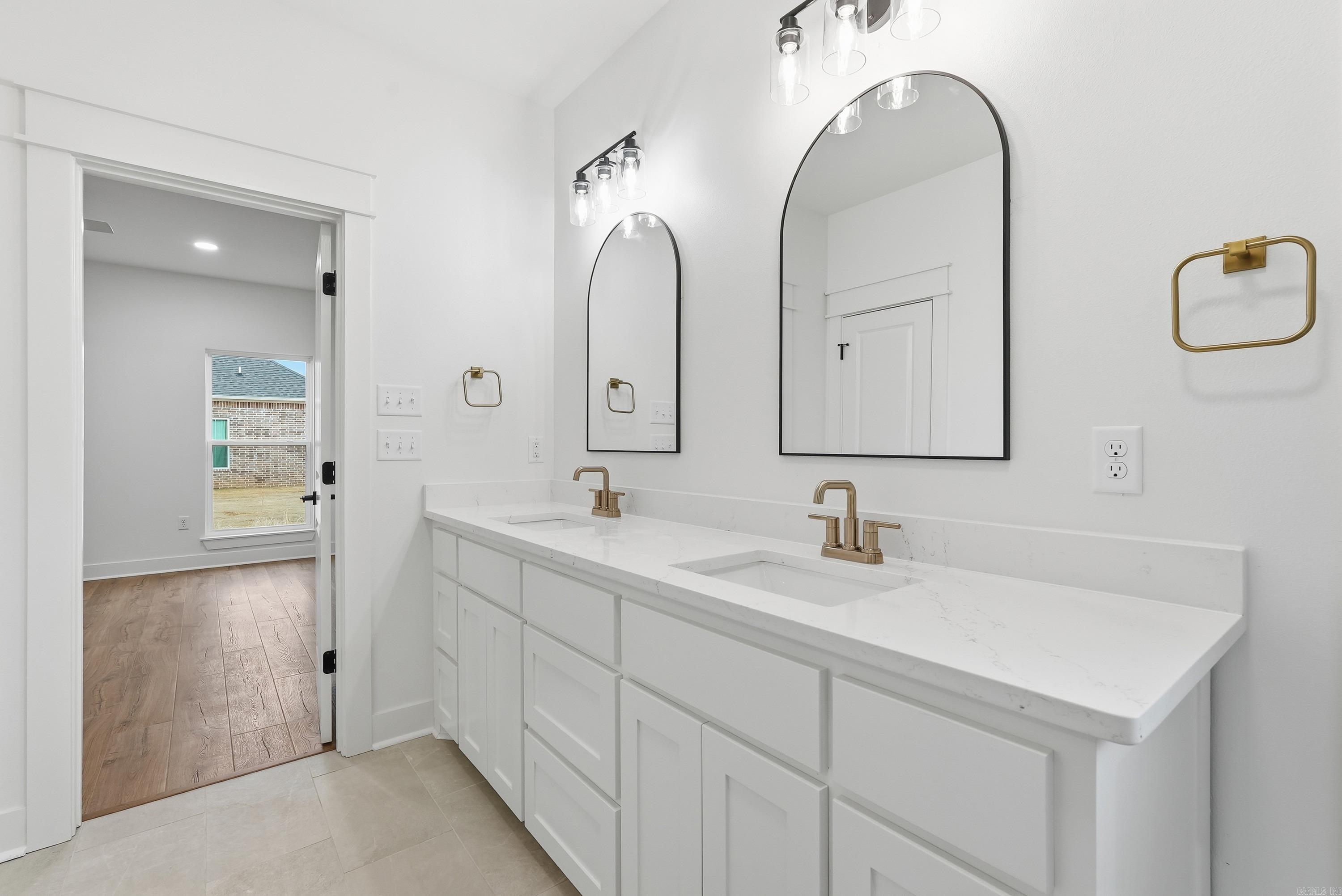 31 Sunny  Morrilton, AR