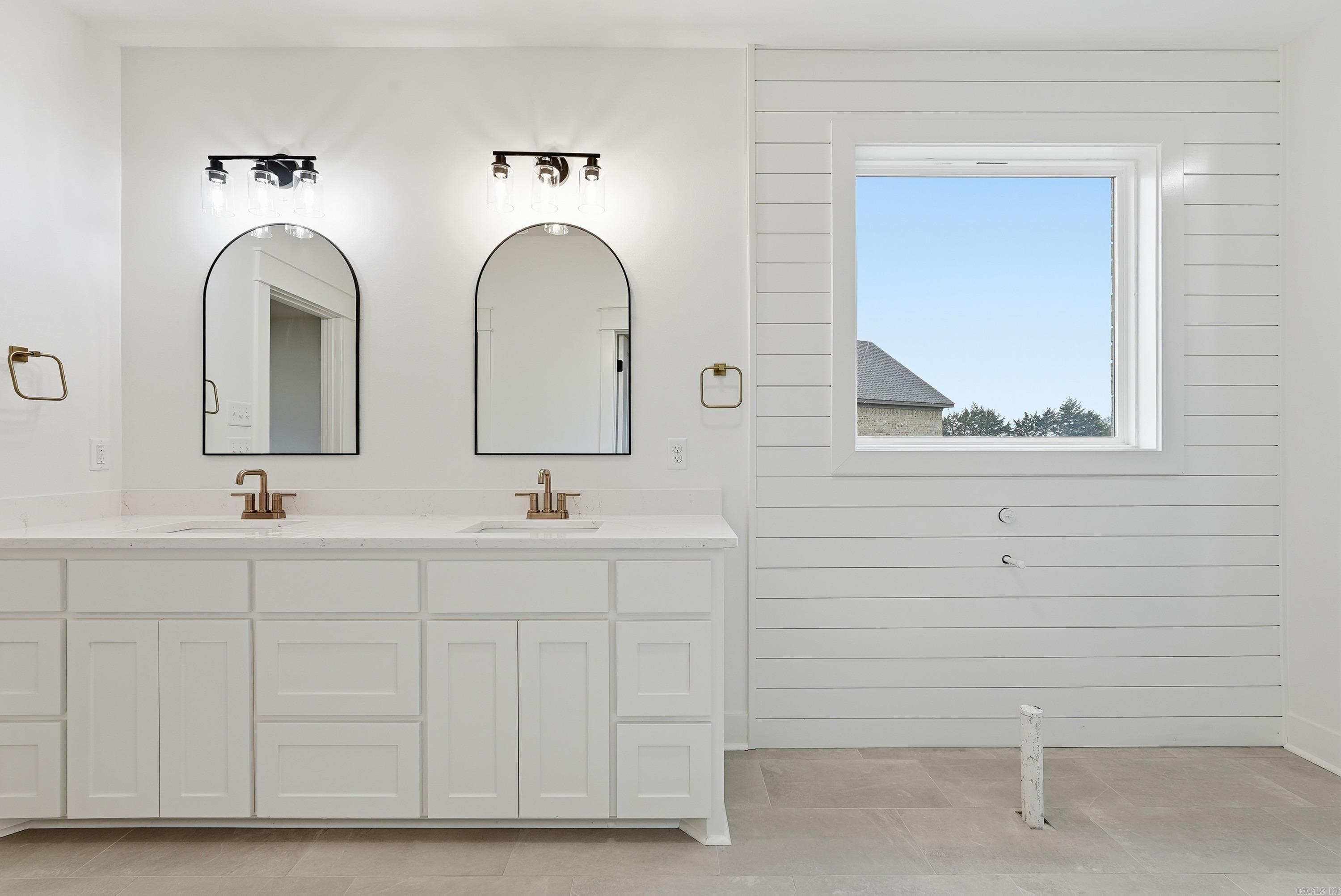 31 Sunny  Morrilton, AR