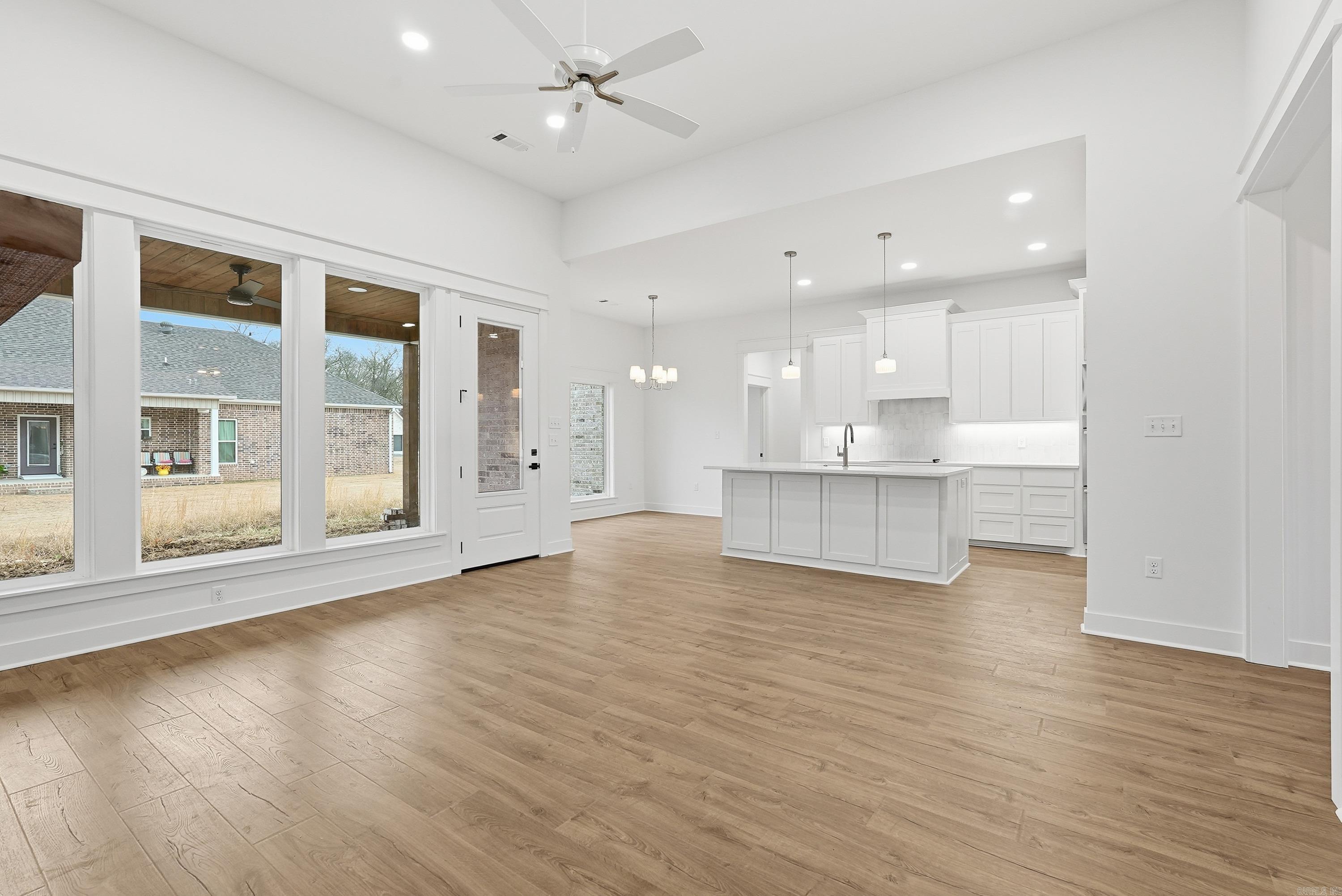 31 Sunny  Morrilton, AR