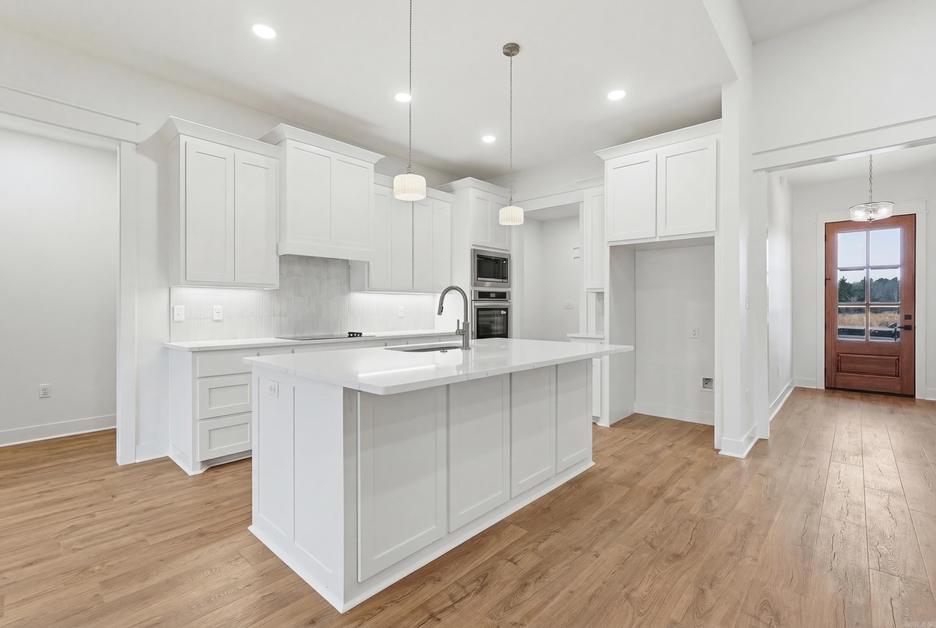 31 Sunny  Morrilton, AR