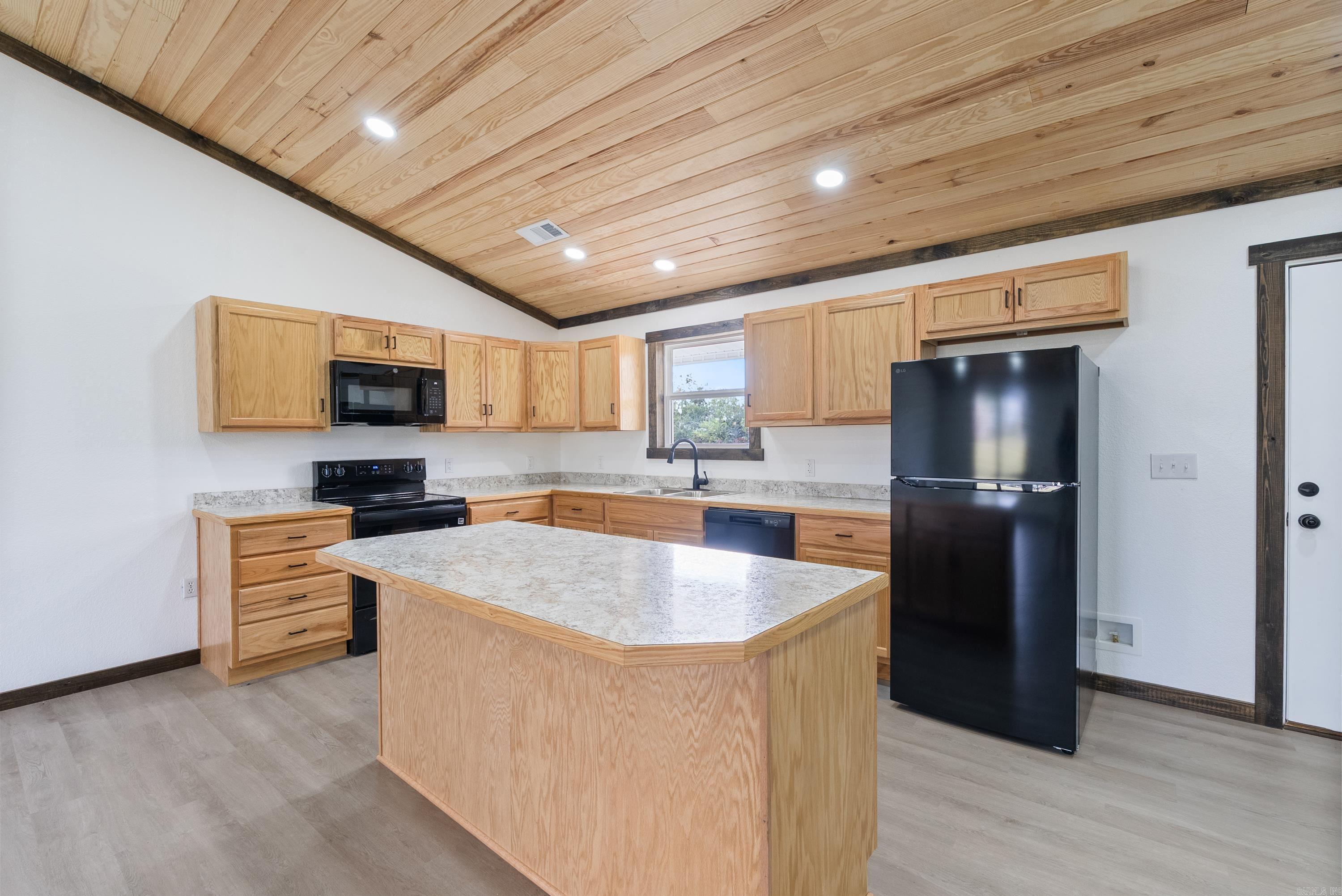 642 School  Rose Bud, AR