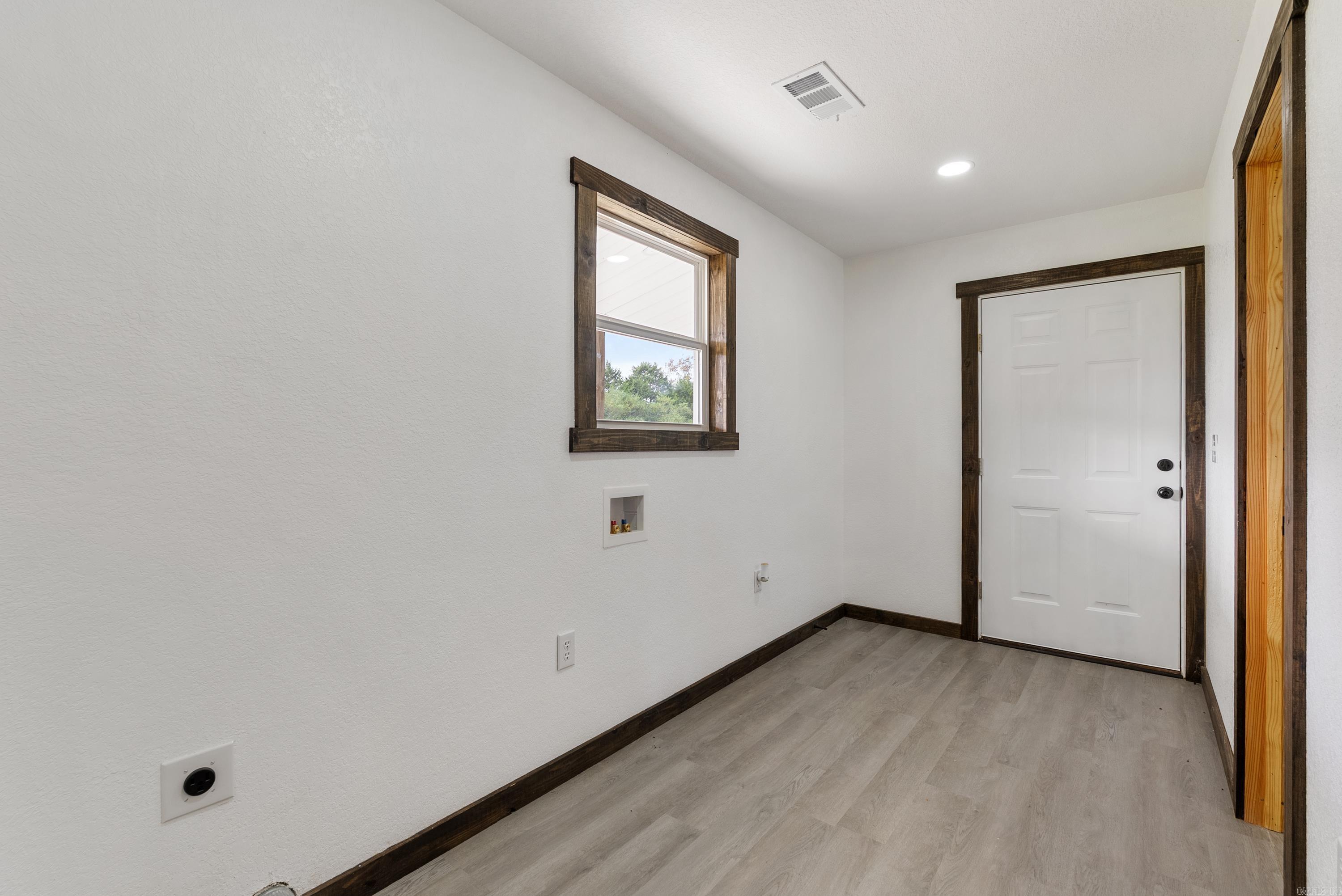 642 School  Rose Bud, AR