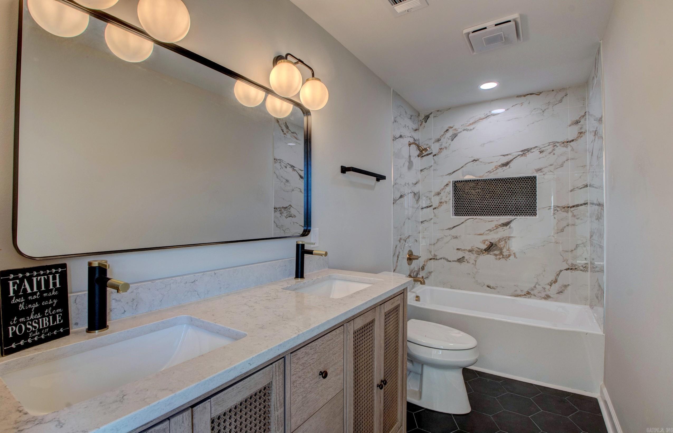 15 Conrad  Higden, AR