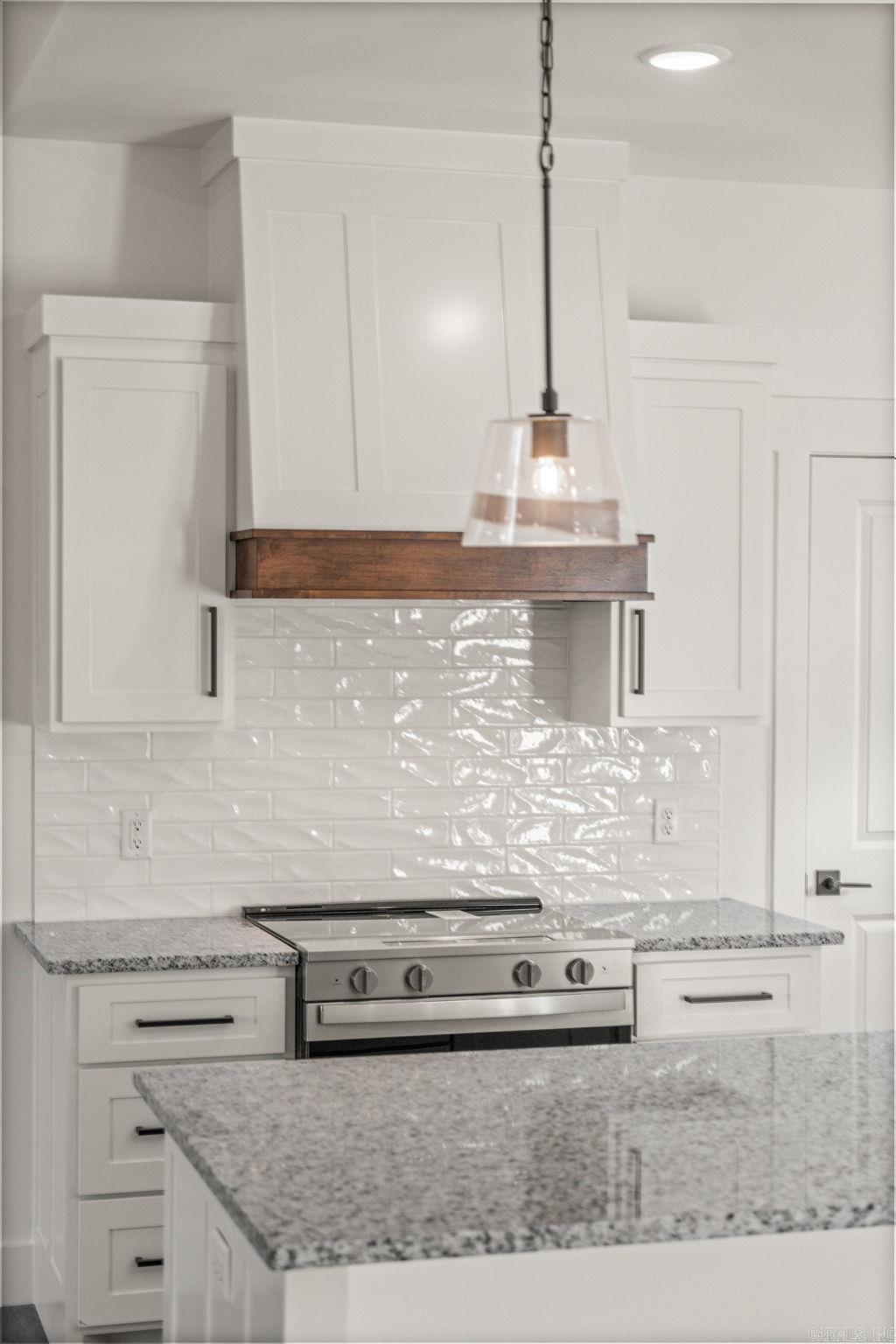 21 West Cedar Hill Road Greenbrier, AR 72058