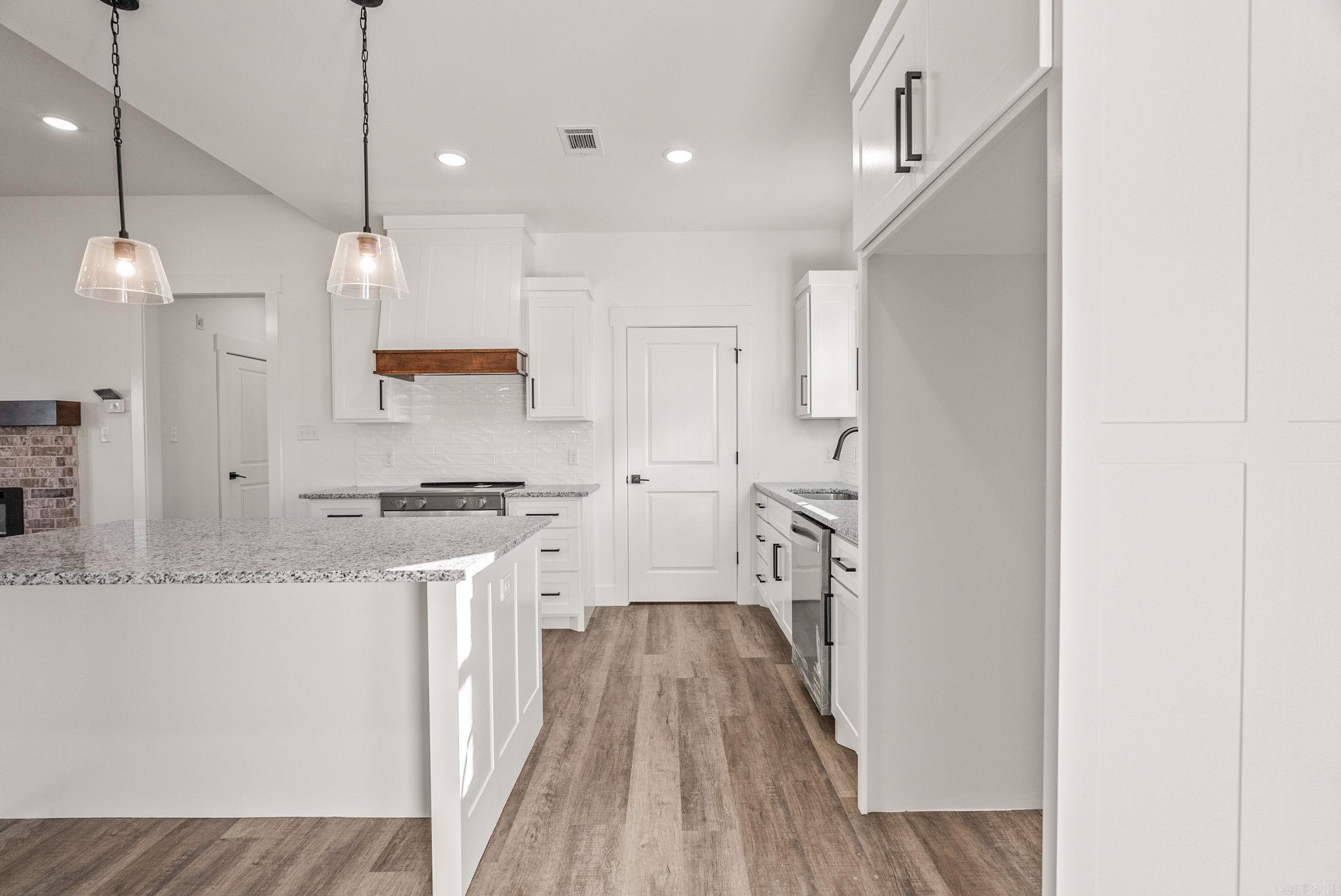 21 West Cedar Hill Road Greenbrier, AR 72058