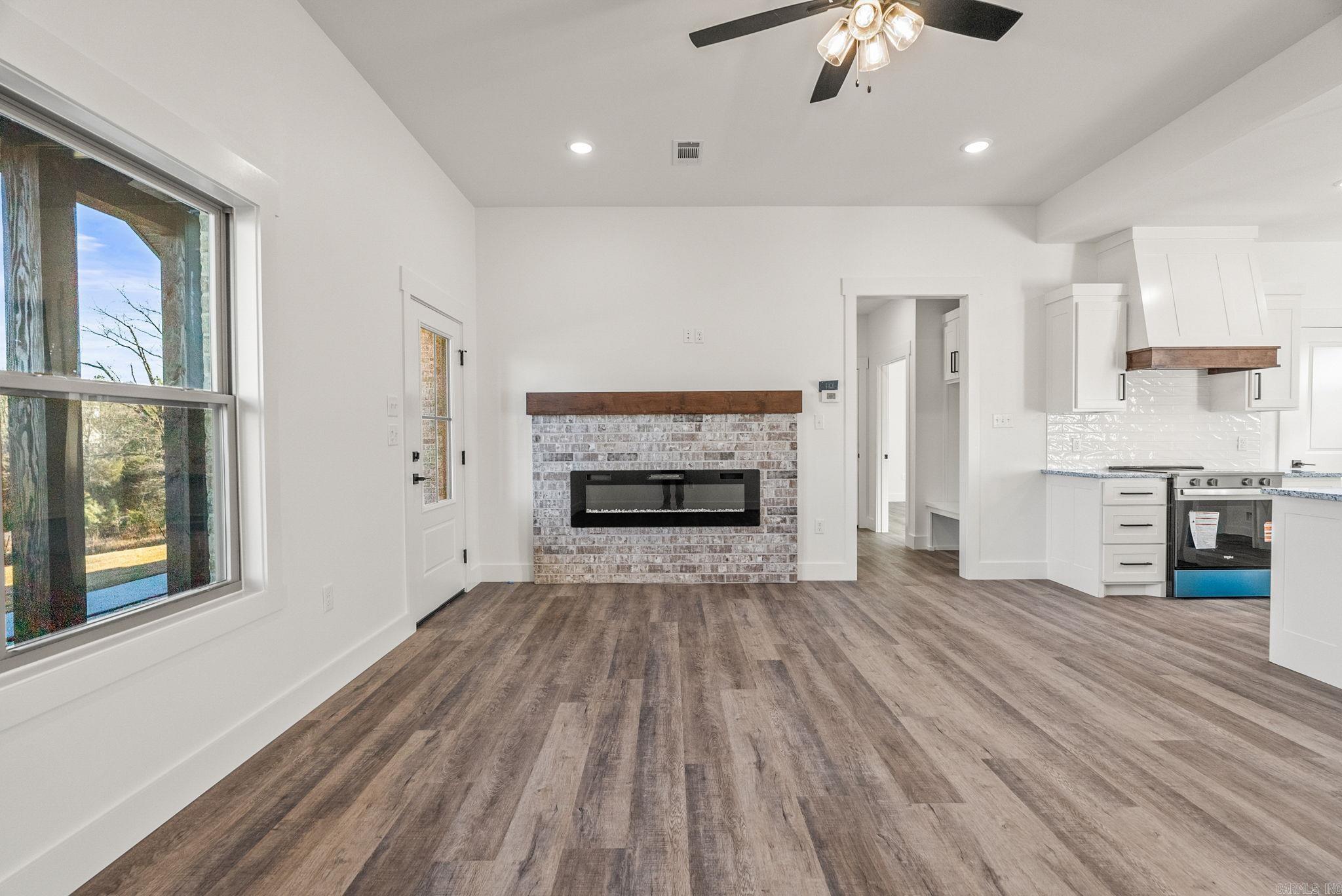 21 West Cedar Hill Road Greenbrier, AR 72058