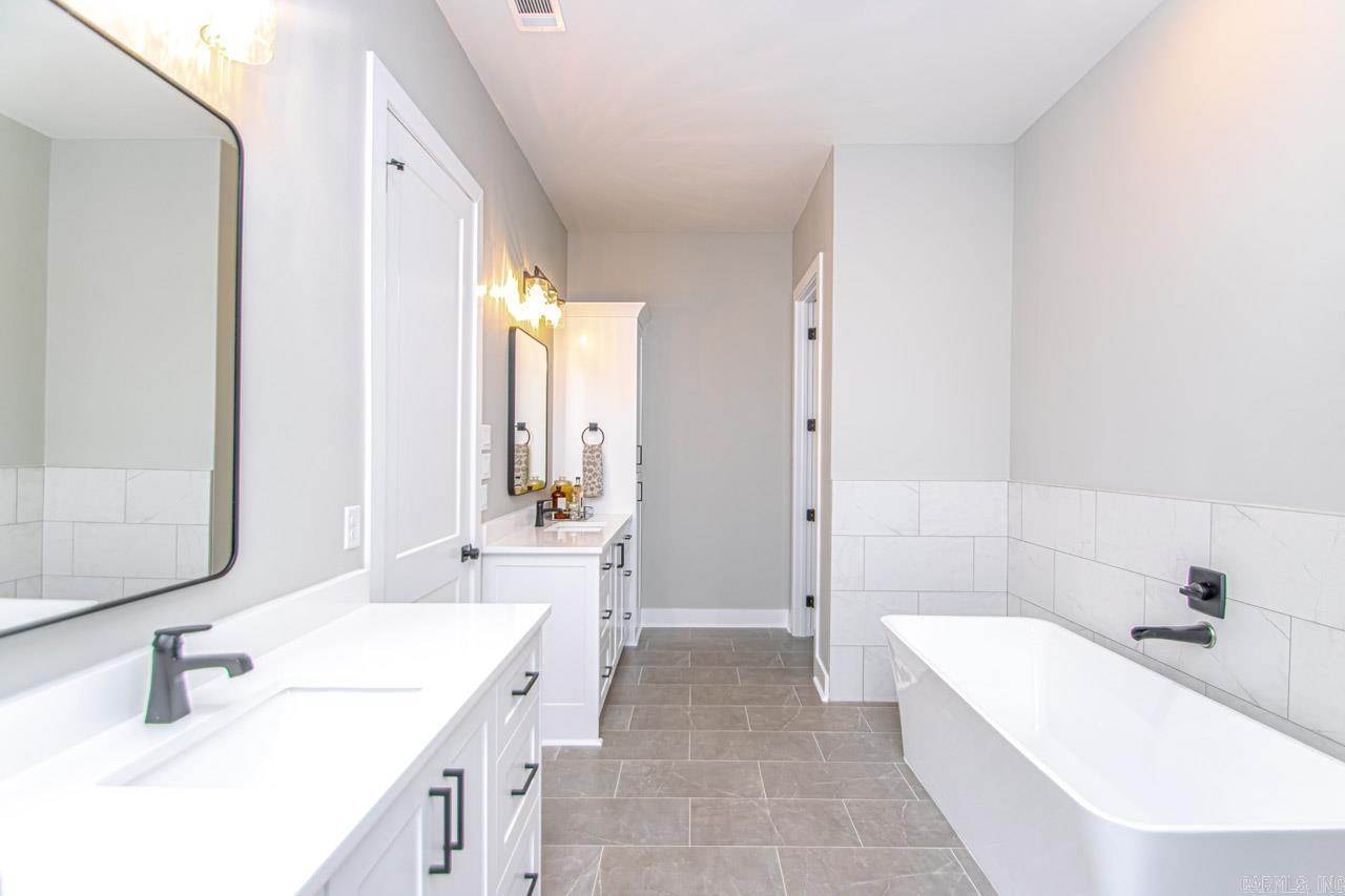 4917 Lake Vista  Benton, AR