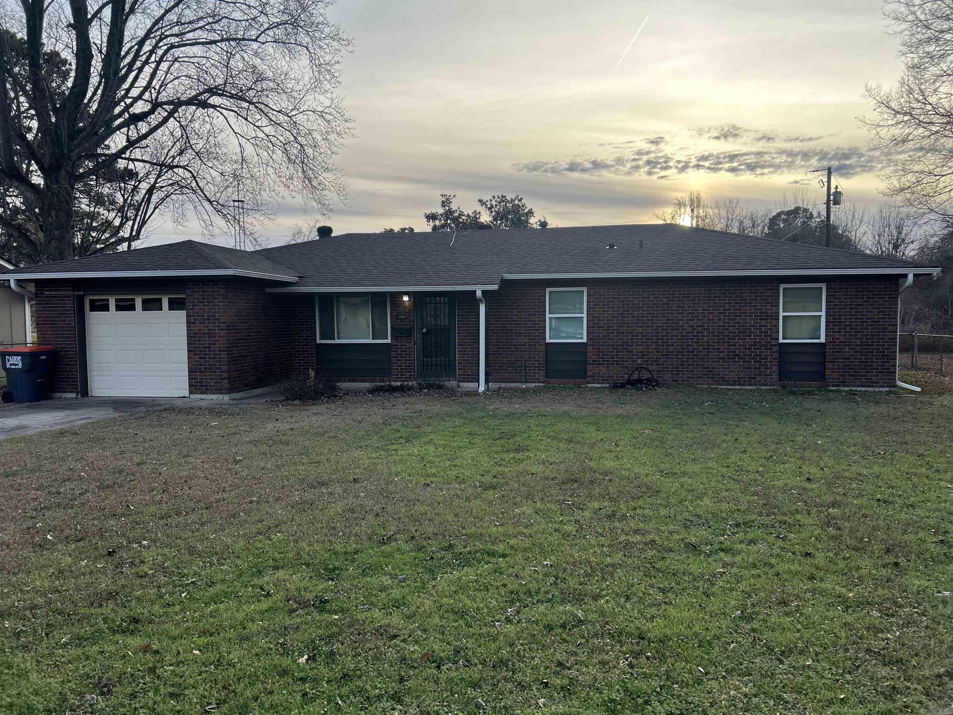 1300 Avondale Pine Bluff, AR 71601