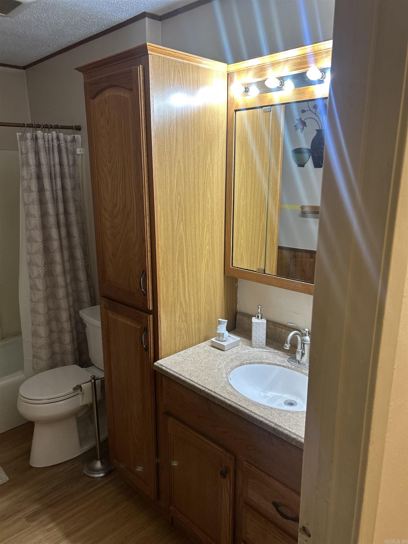 1300 Avondale Pine Bluff, AR 71601