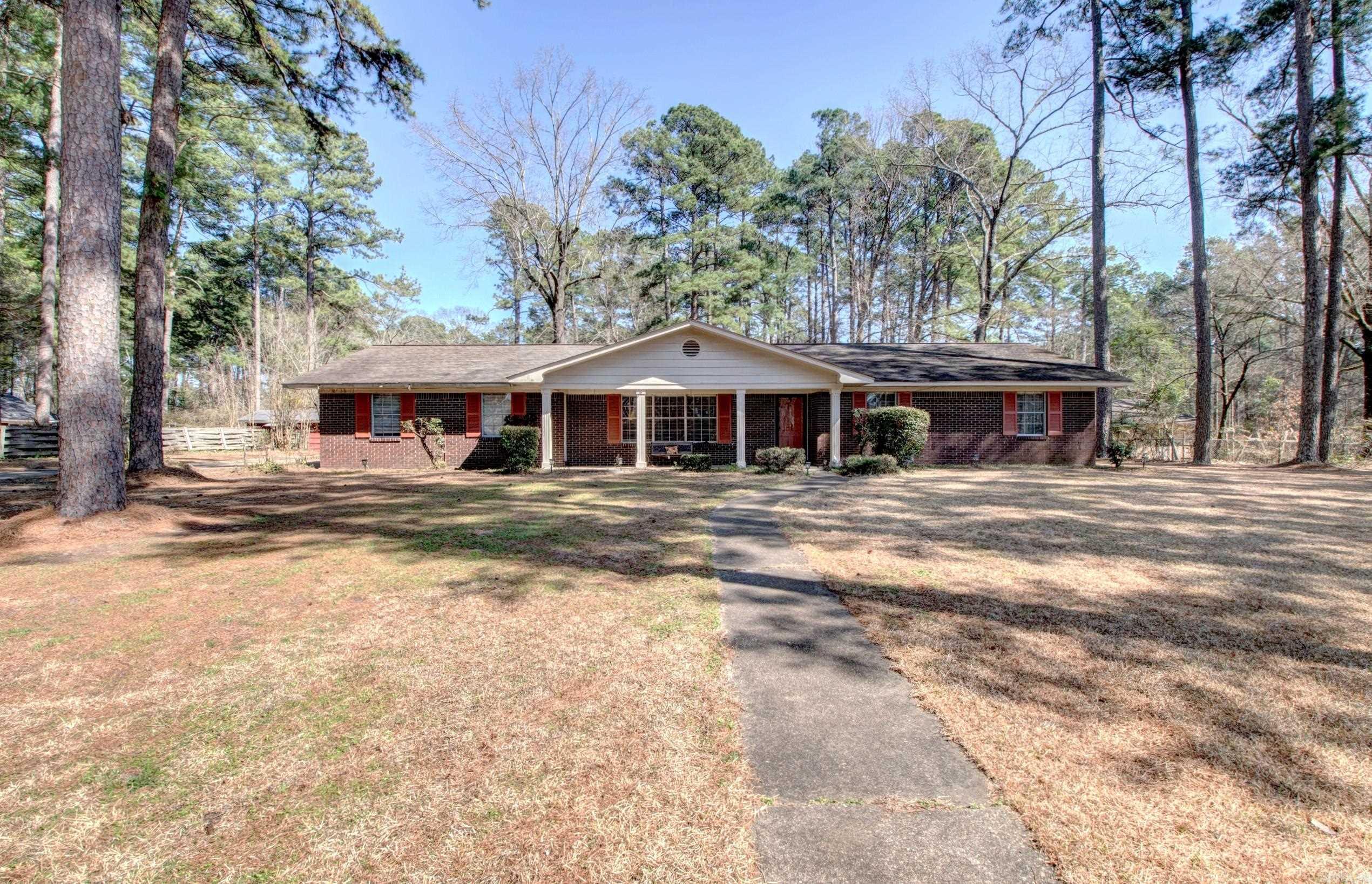 106 Pine Forest  Fordyce, AR