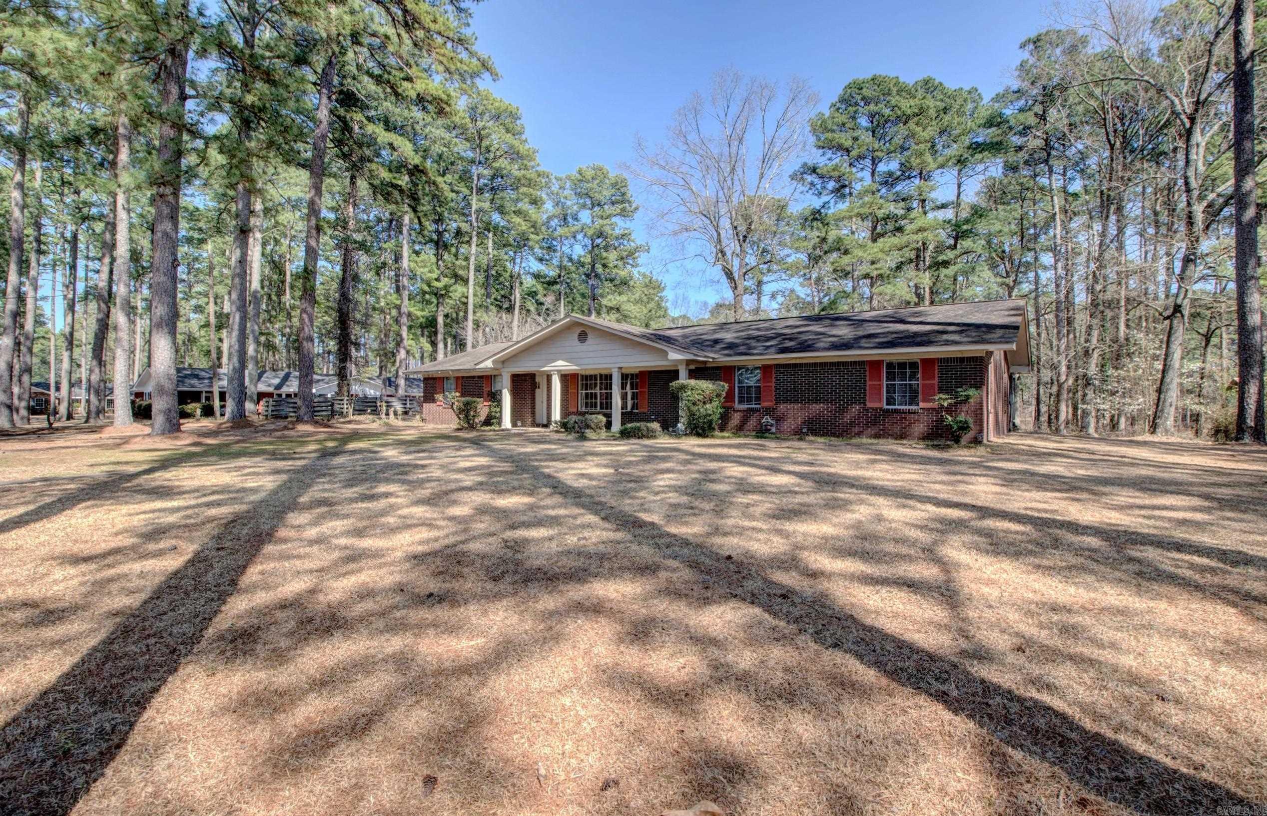 106 Pine Forest  Fordyce, AR