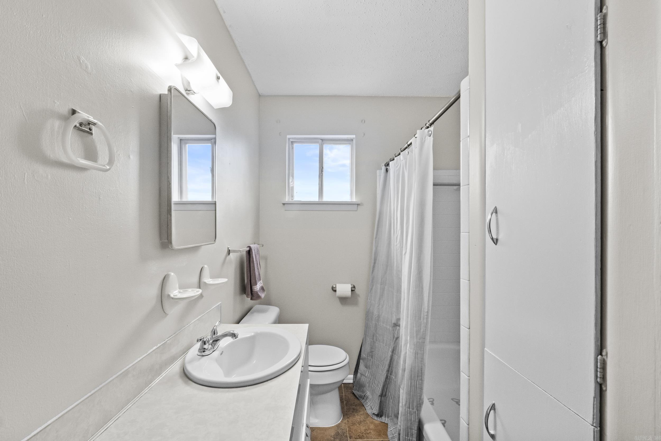 1926 E Lee  Sherwood, AR