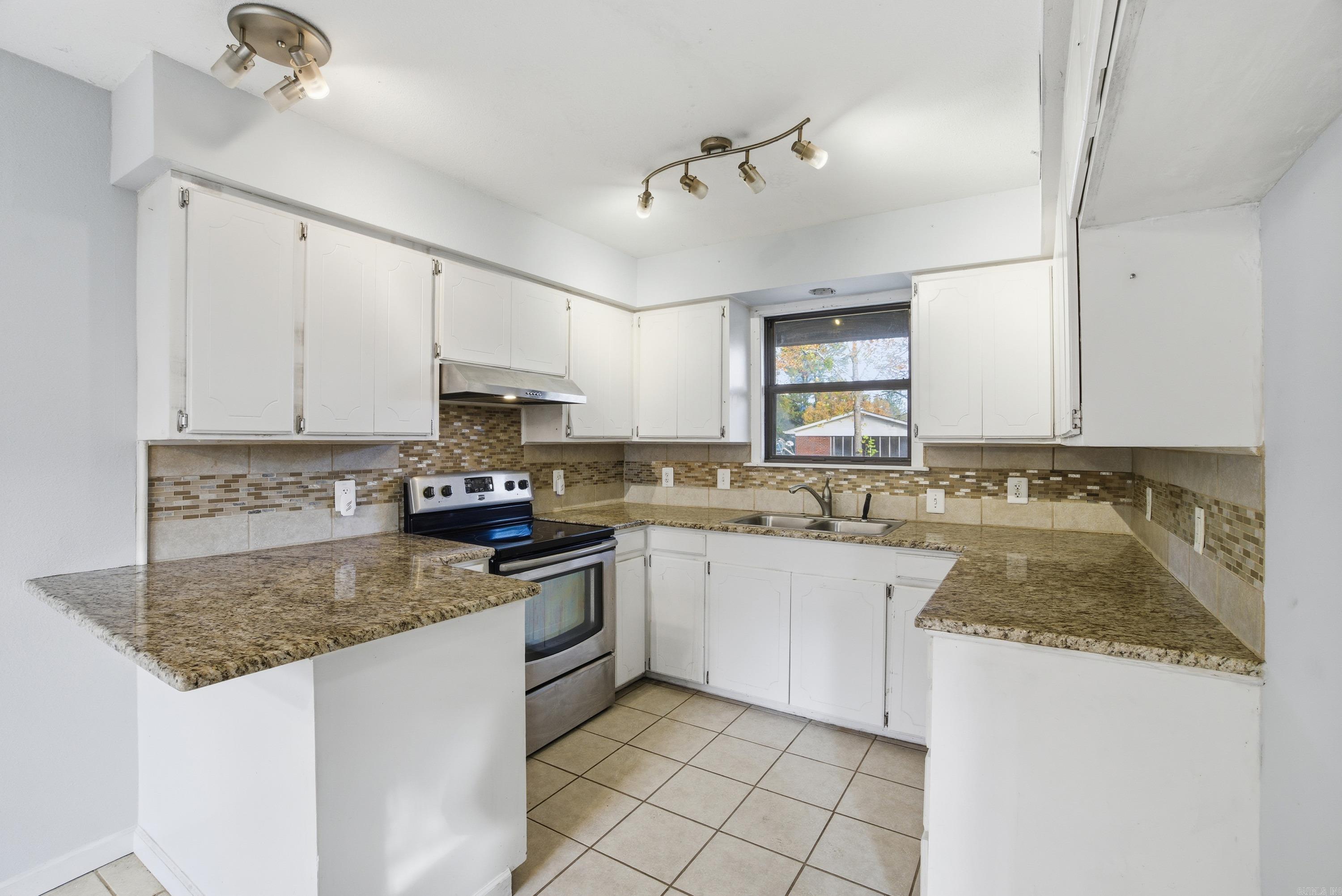 907 Mountain Valley Dr  Perryville, AR