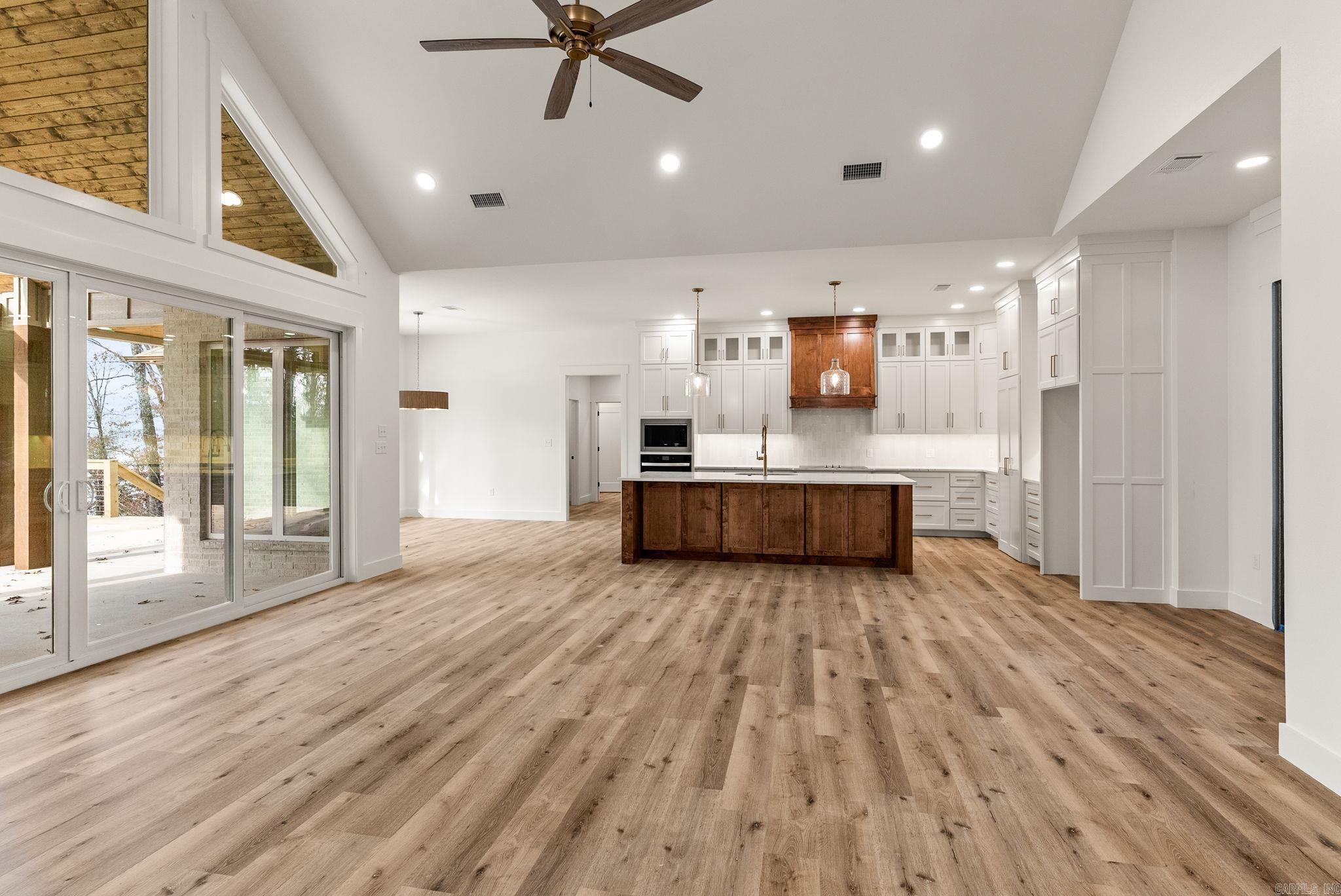 15 Elrod Drive  Greers Ferry, AR