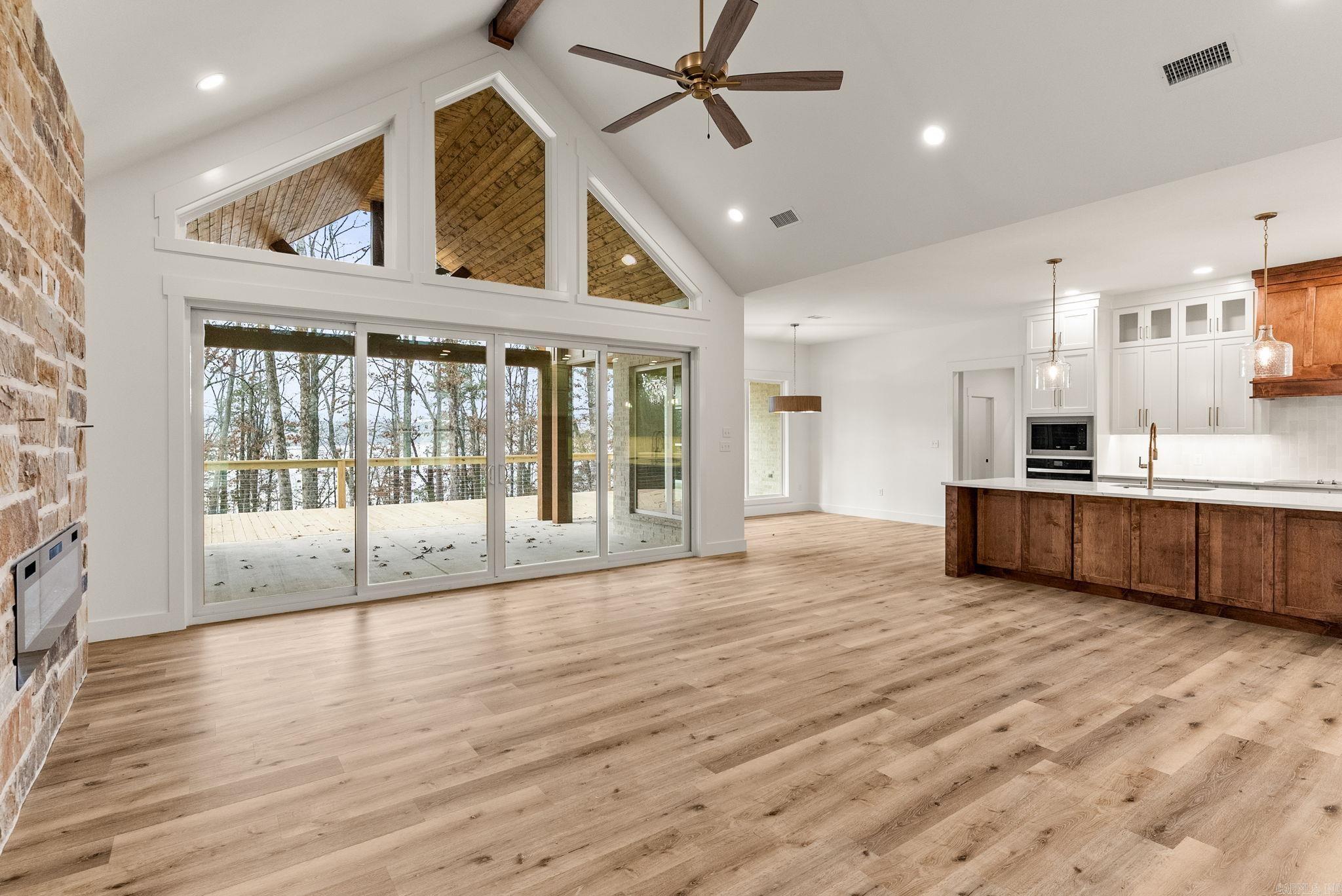 15 Elrod Drive  Greers Ferry, AR