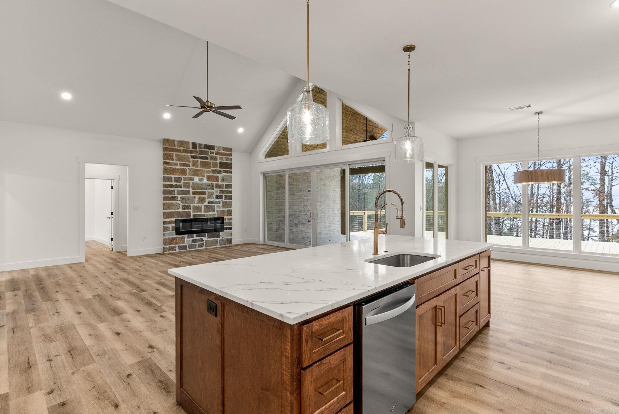 15 Elrod Drive  Greers Ferry, AR