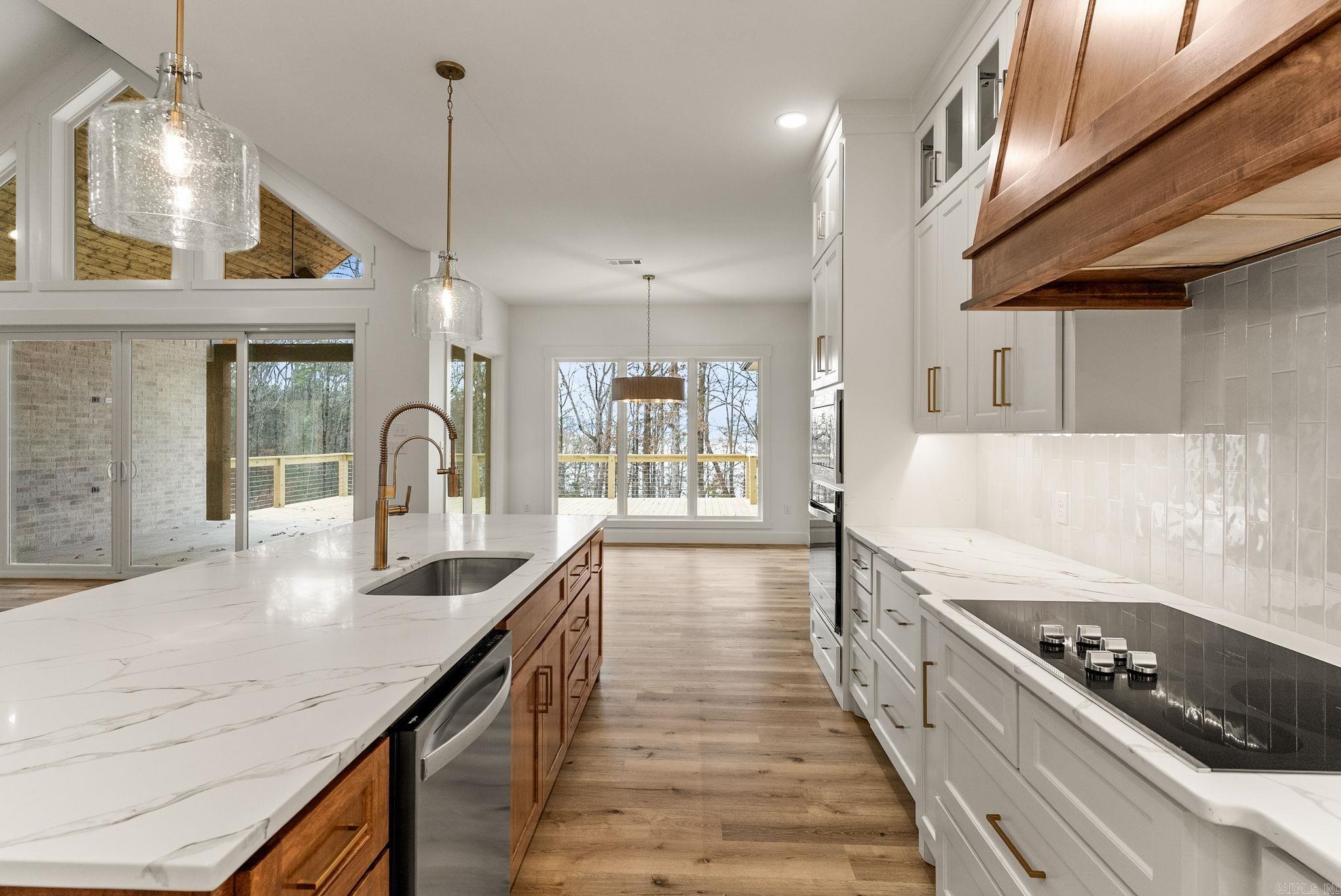 15 Elrod Drive  Greers Ferry, AR