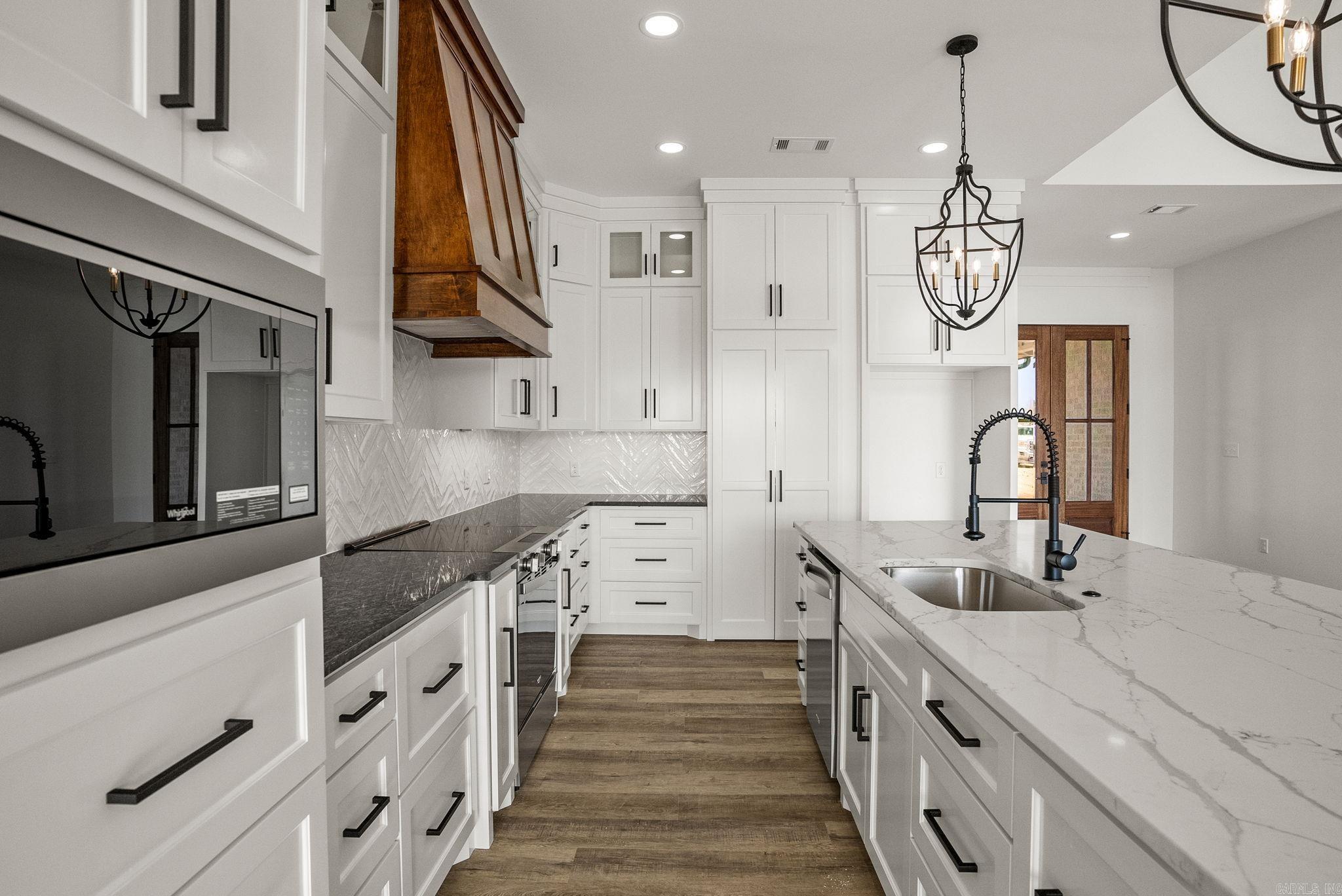 130 Emerald Lane  Greers Ferry, AR