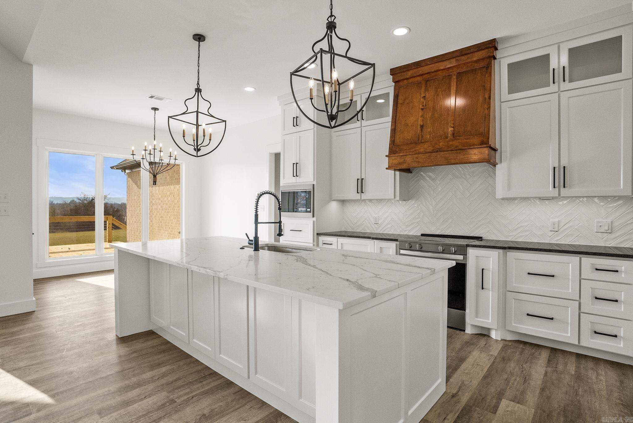 130 Emerald Lane  Greers Ferry, AR