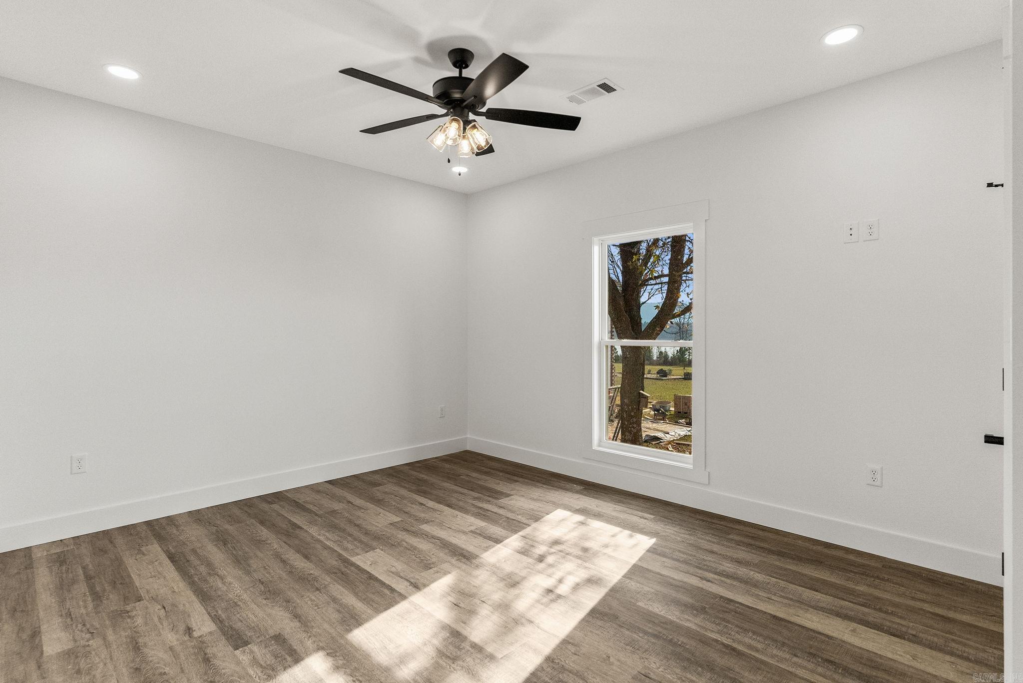 130 Emerald Lane  Greers Ferry, AR