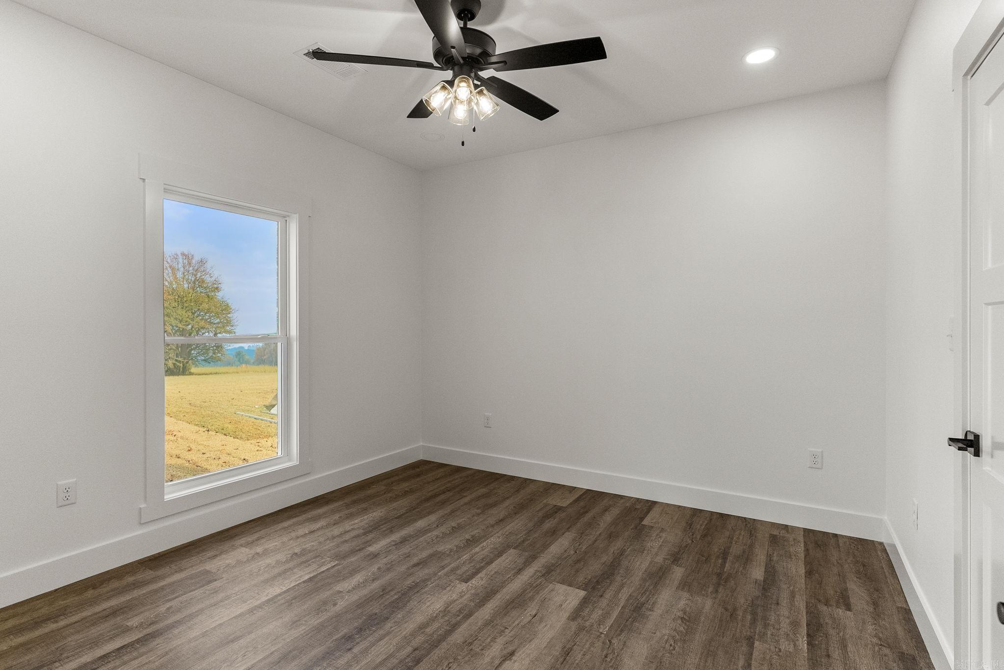 130 Emerald Lane  Greers Ferry, AR