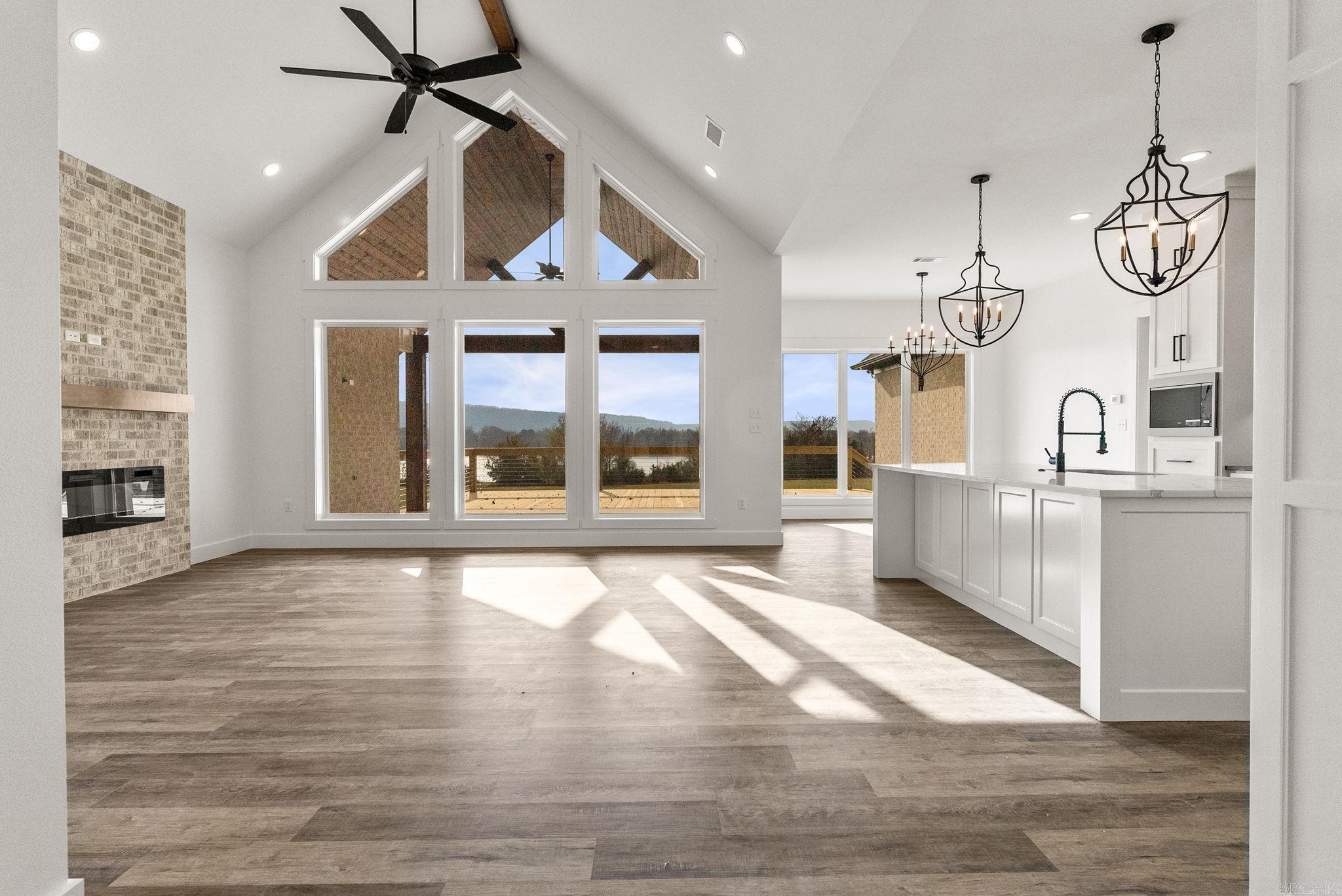 130 Emerald Lane  Greers Ferry, AR