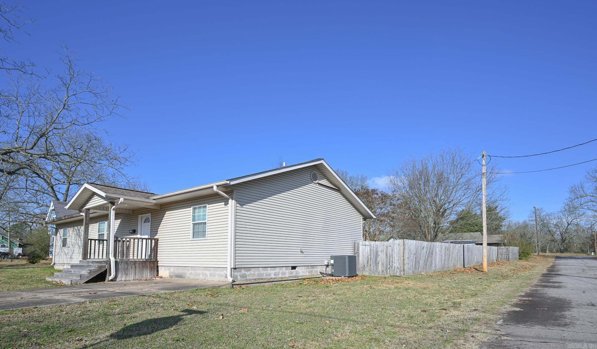 1103 Magnolia Ave  Mena, AR