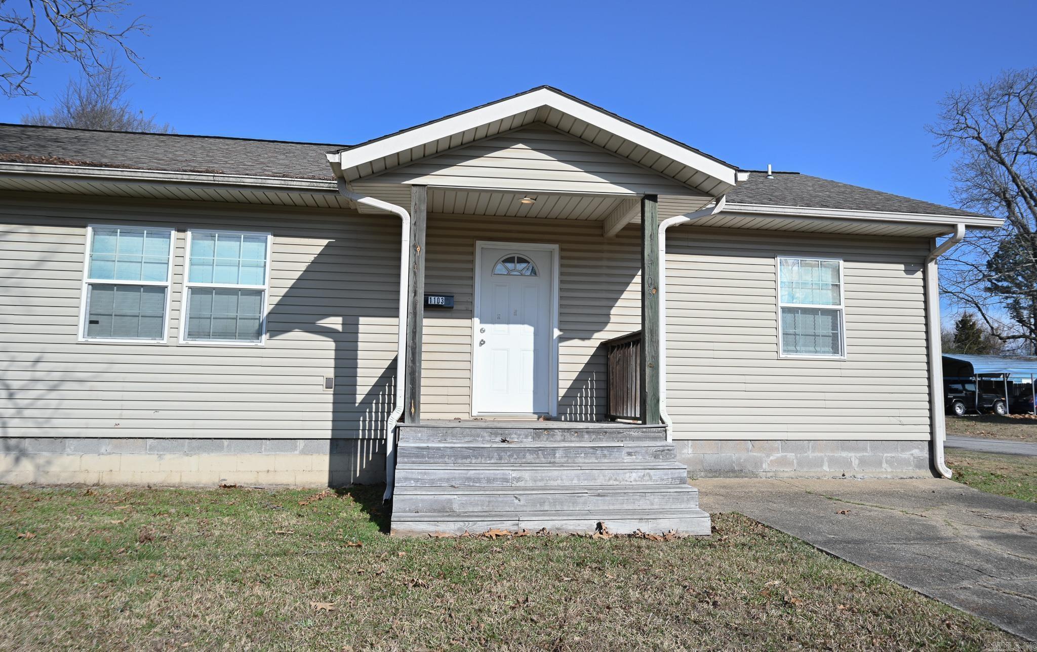 1103 Magnolia Ave  Mena, AR
