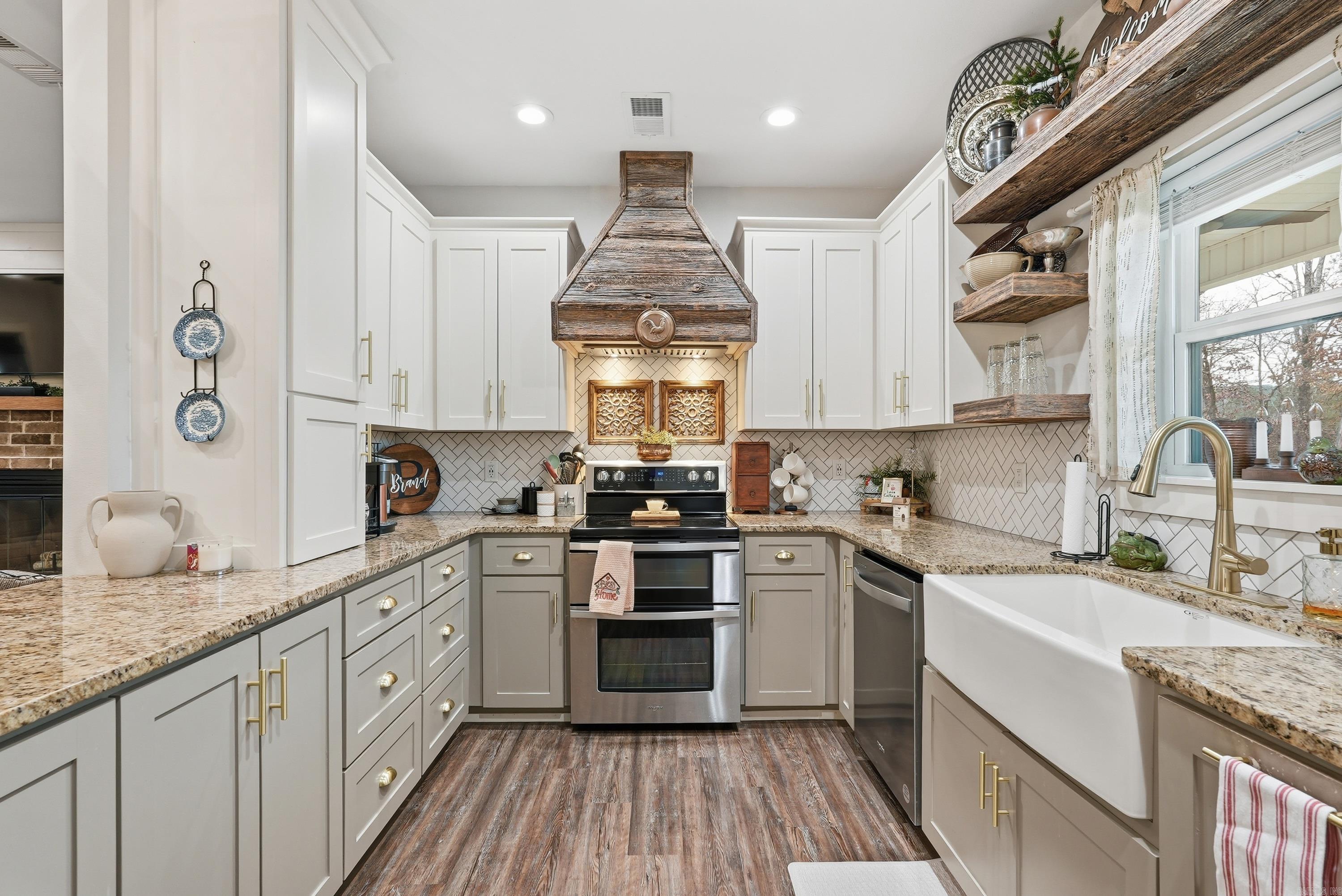 31 Griffin Ln  Houston, AR