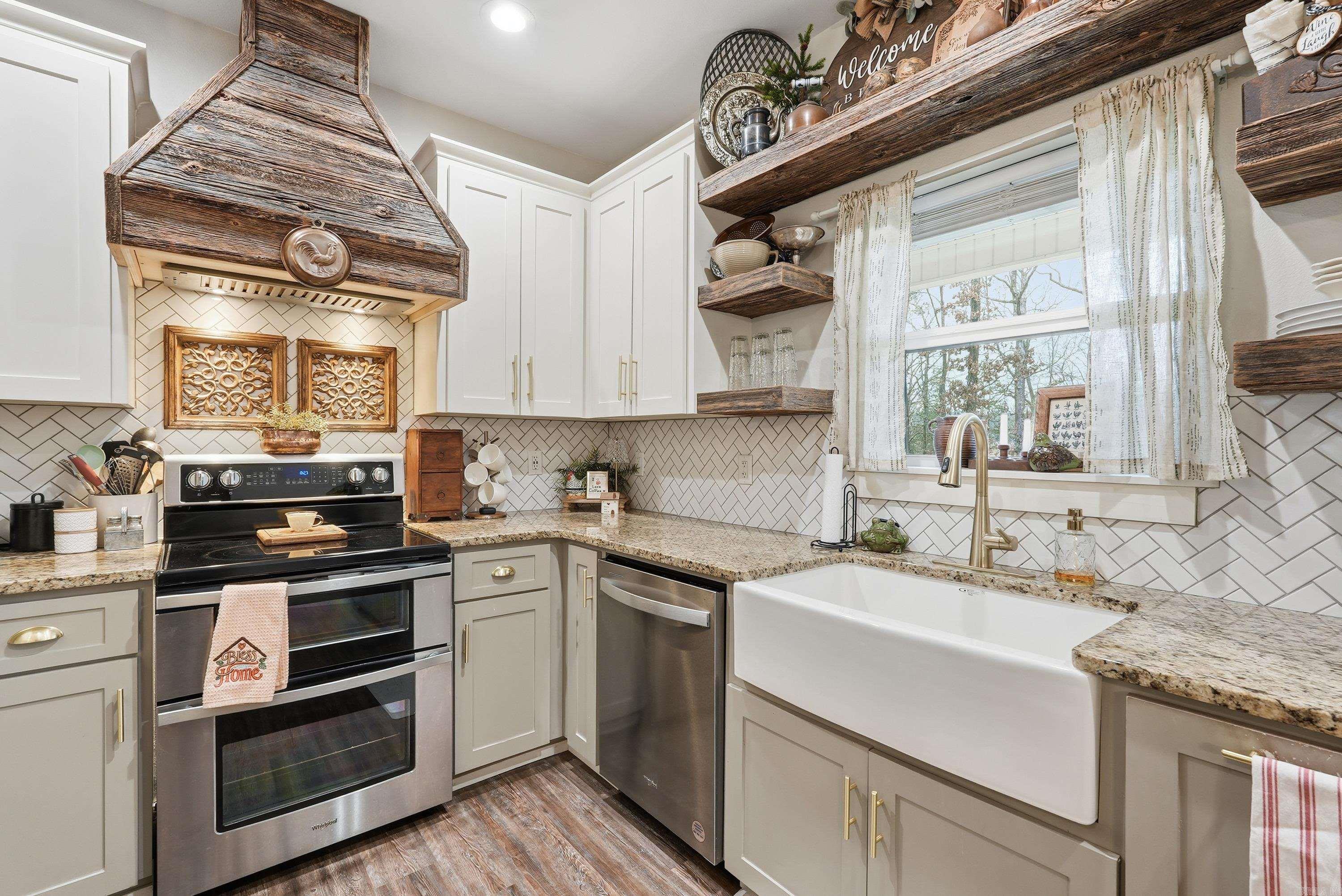 31 Griffin Ln  Houston, AR