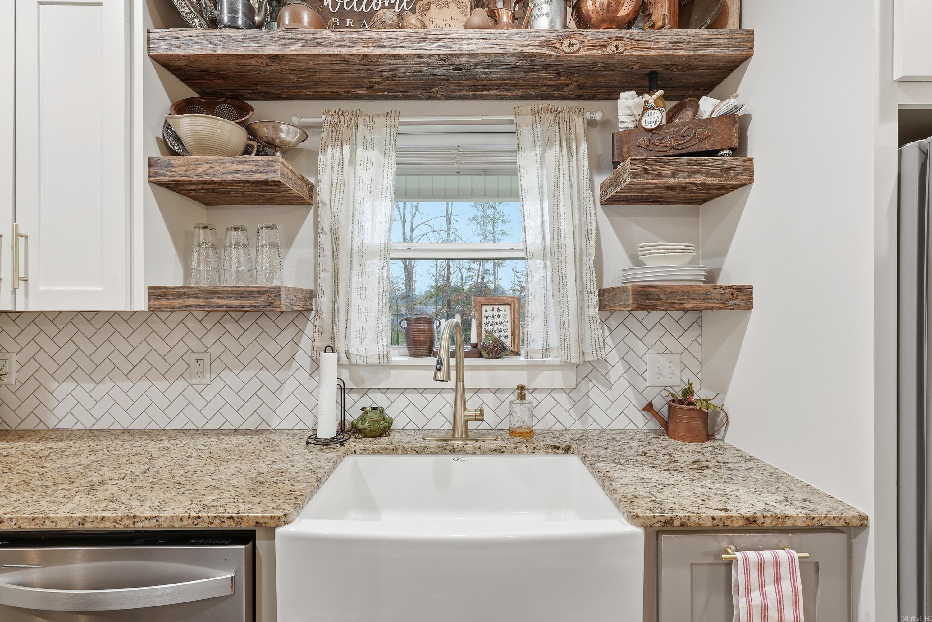 31 Griffin Ln  Houston, AR