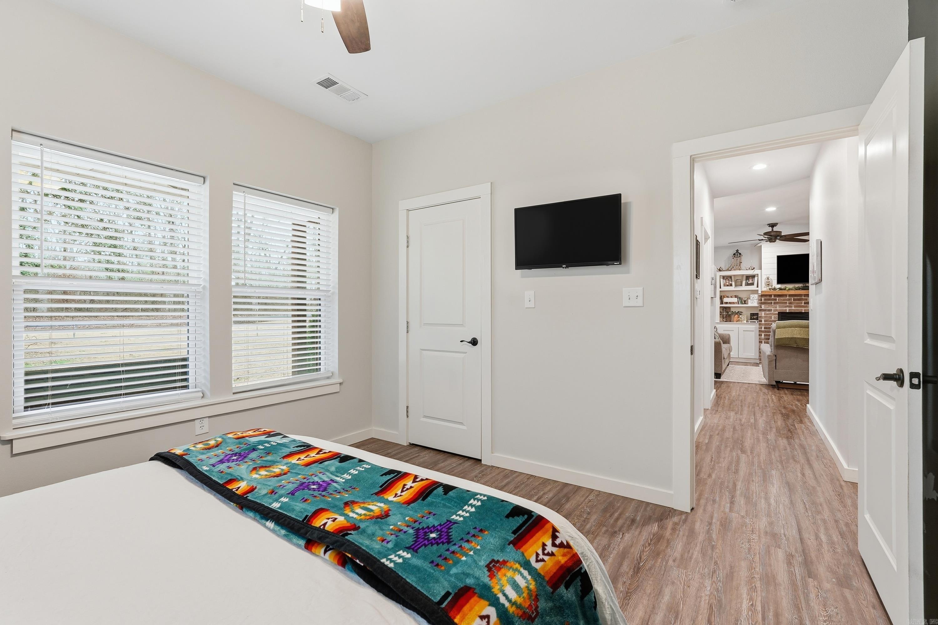 31 Griffin Ln  Houston, AR