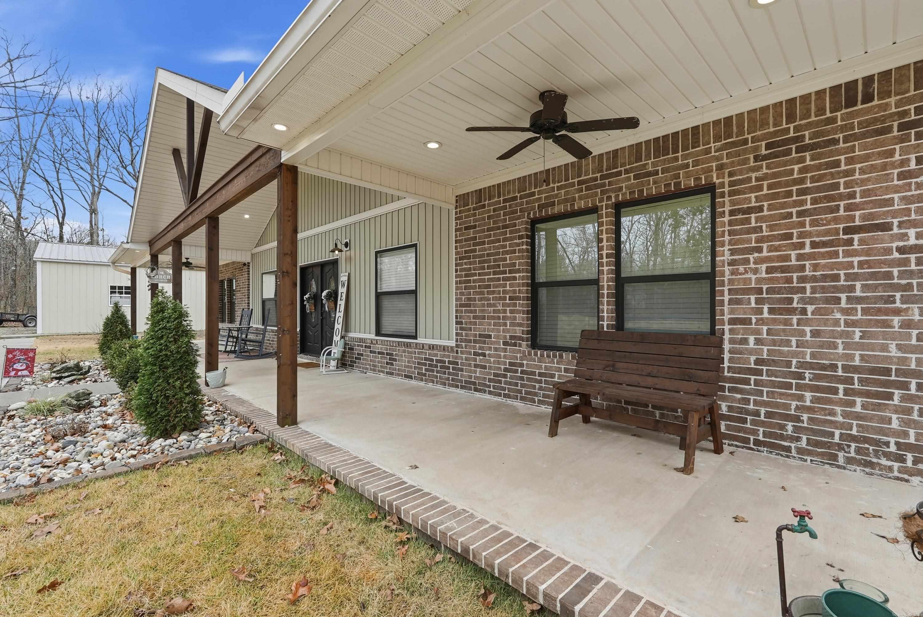 31 Griffin Ln  Houston, AR