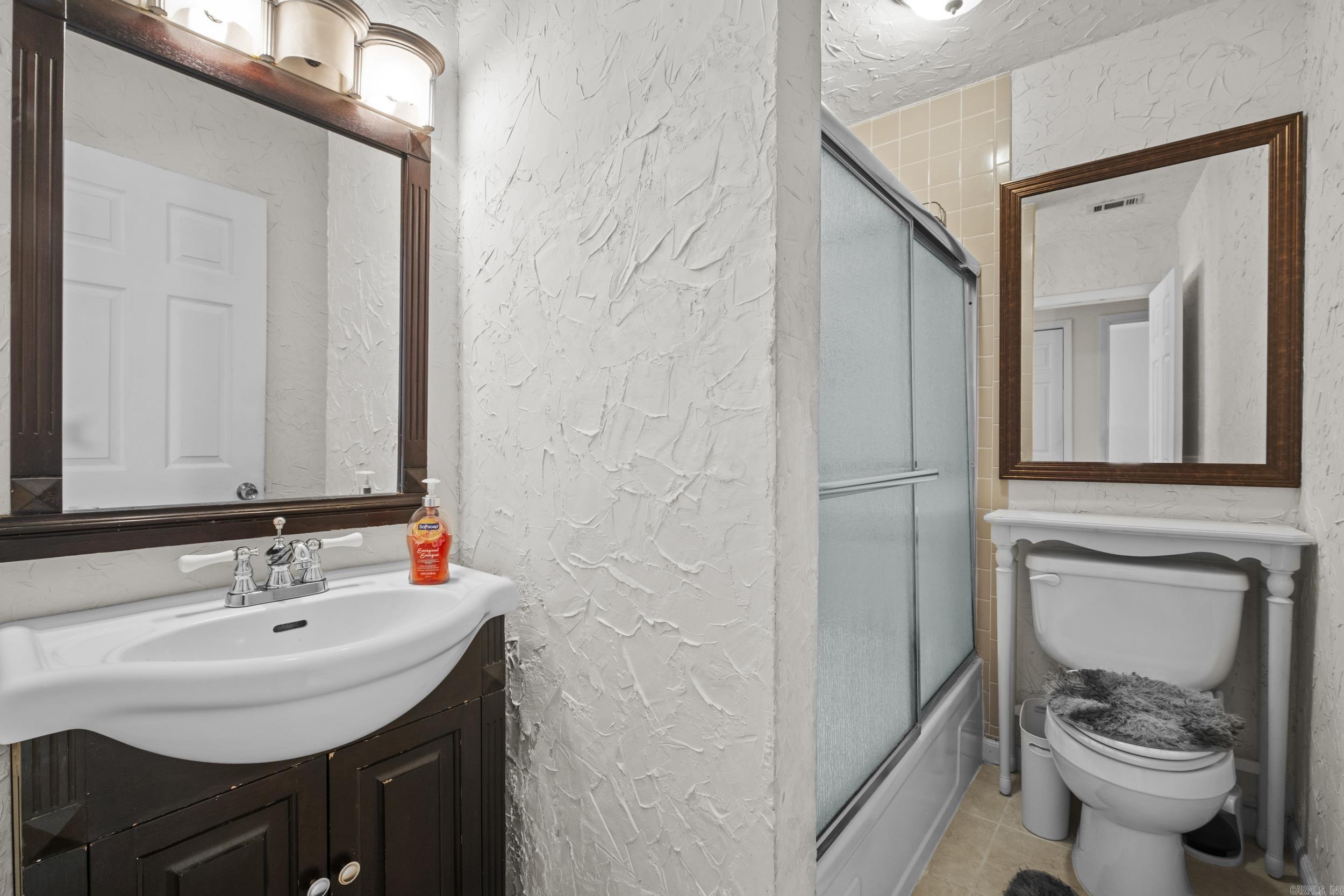 2001 Reservoir  Little Rock, AR