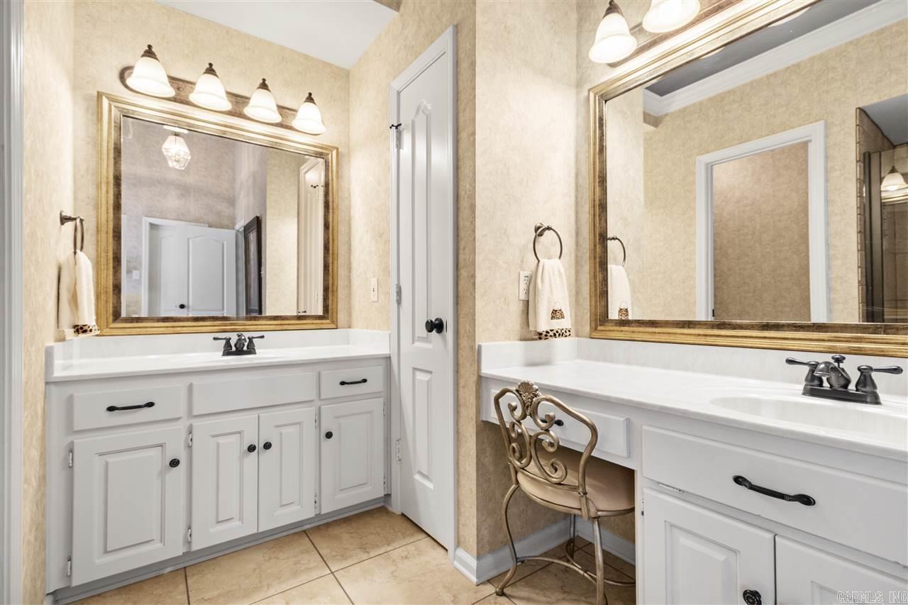 21 Edgewater Court  Jacksonville, AR