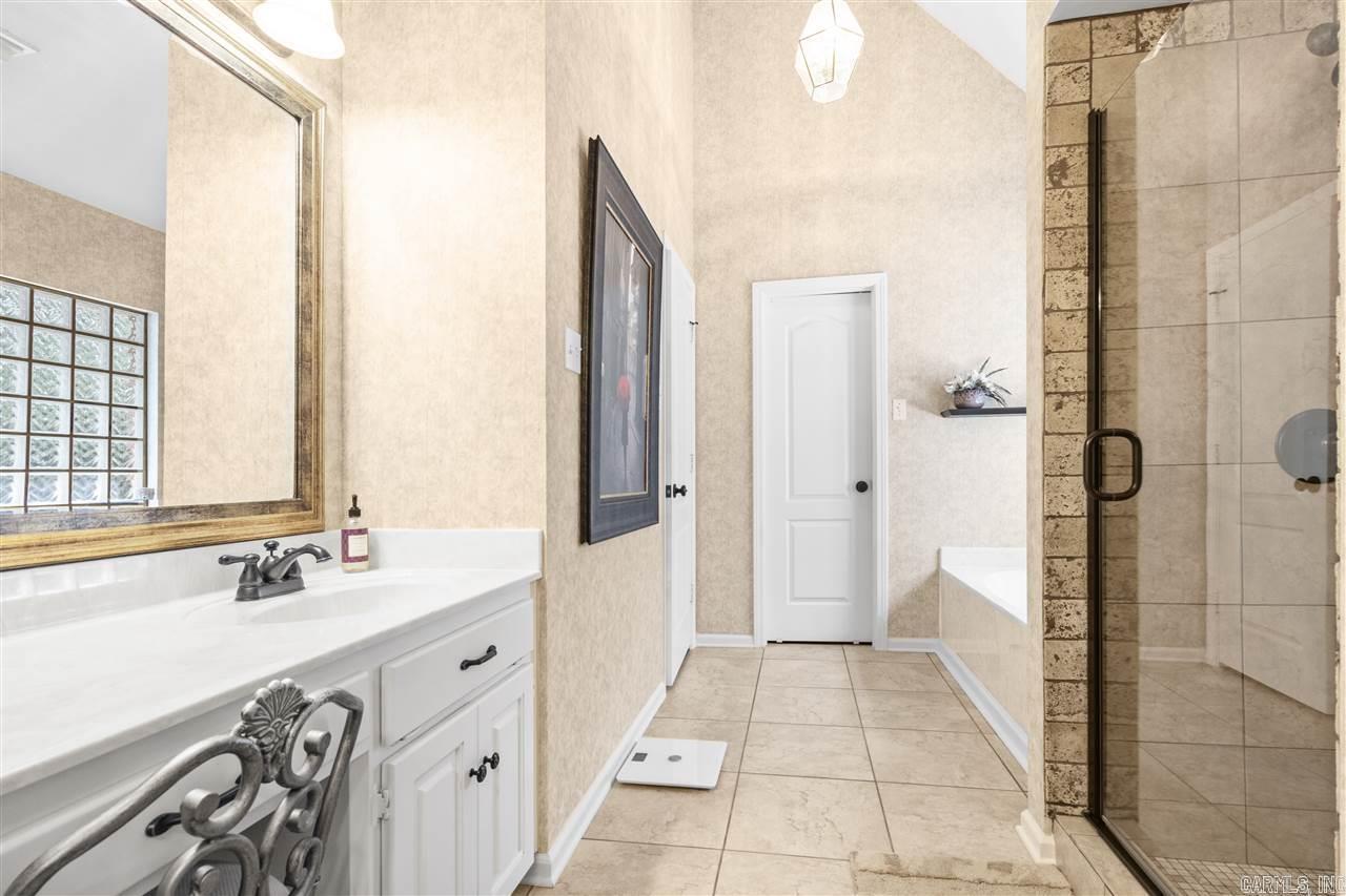 21 Edgewater Court  Jacksonville, AR