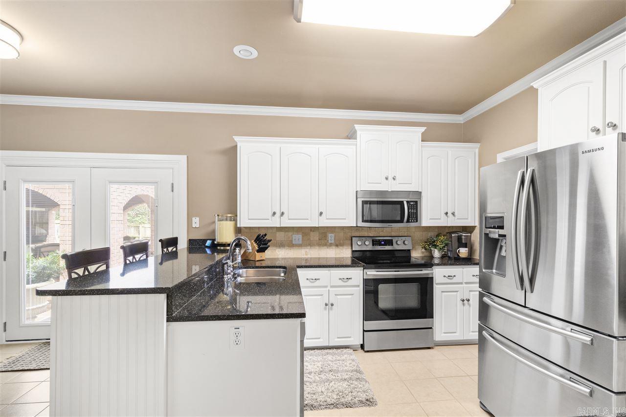 21 Edgewater Court  Jacksonville, AR