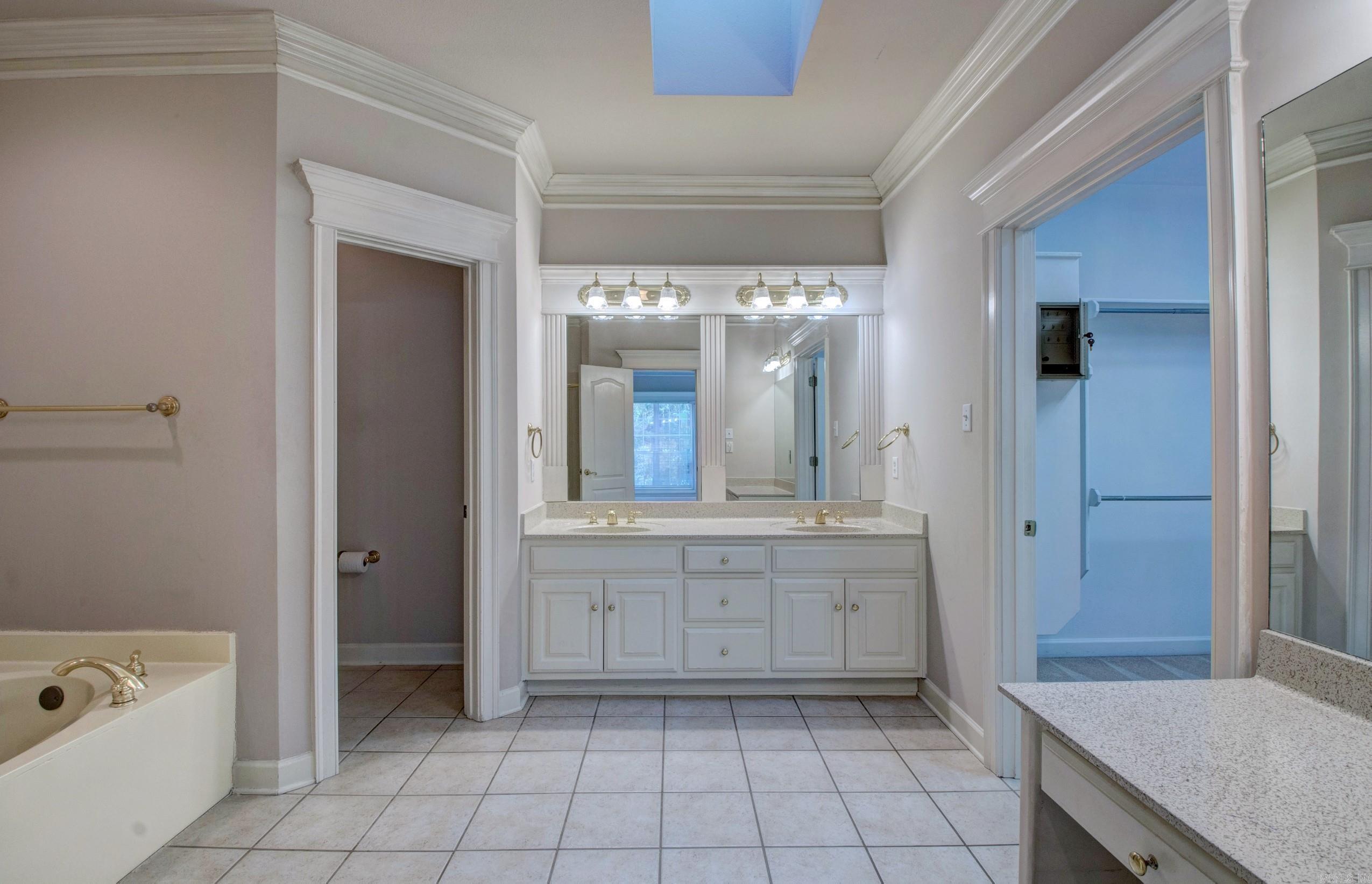 9 Shanna  Maumelle, AR