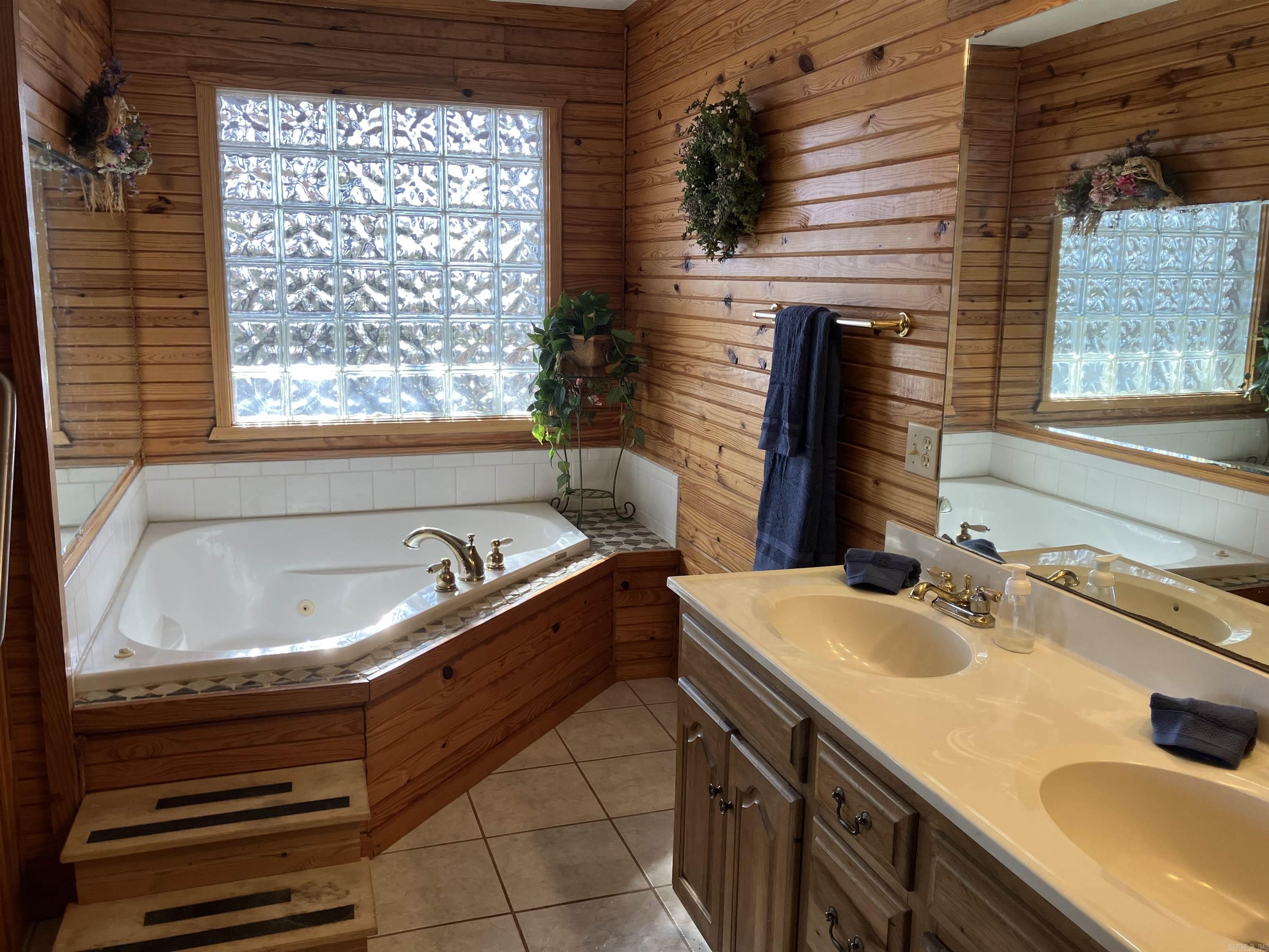 TBD-16 Acres Thompson Creek  Mena, AR