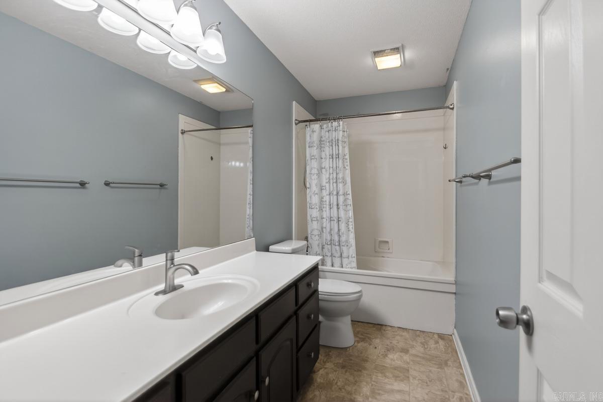 9 Vail Maumelle, AR 72113