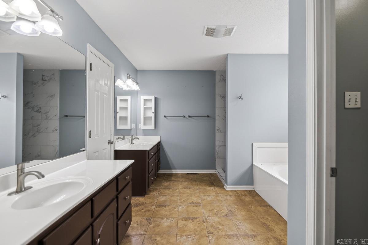 9 Vail Maumelle, AR 72113