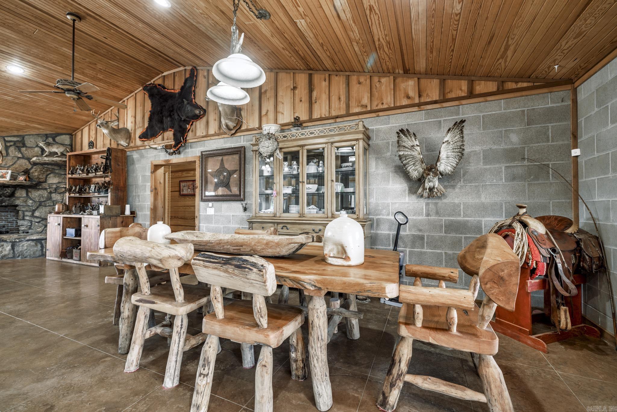 100 Lake  Donaldson, AR