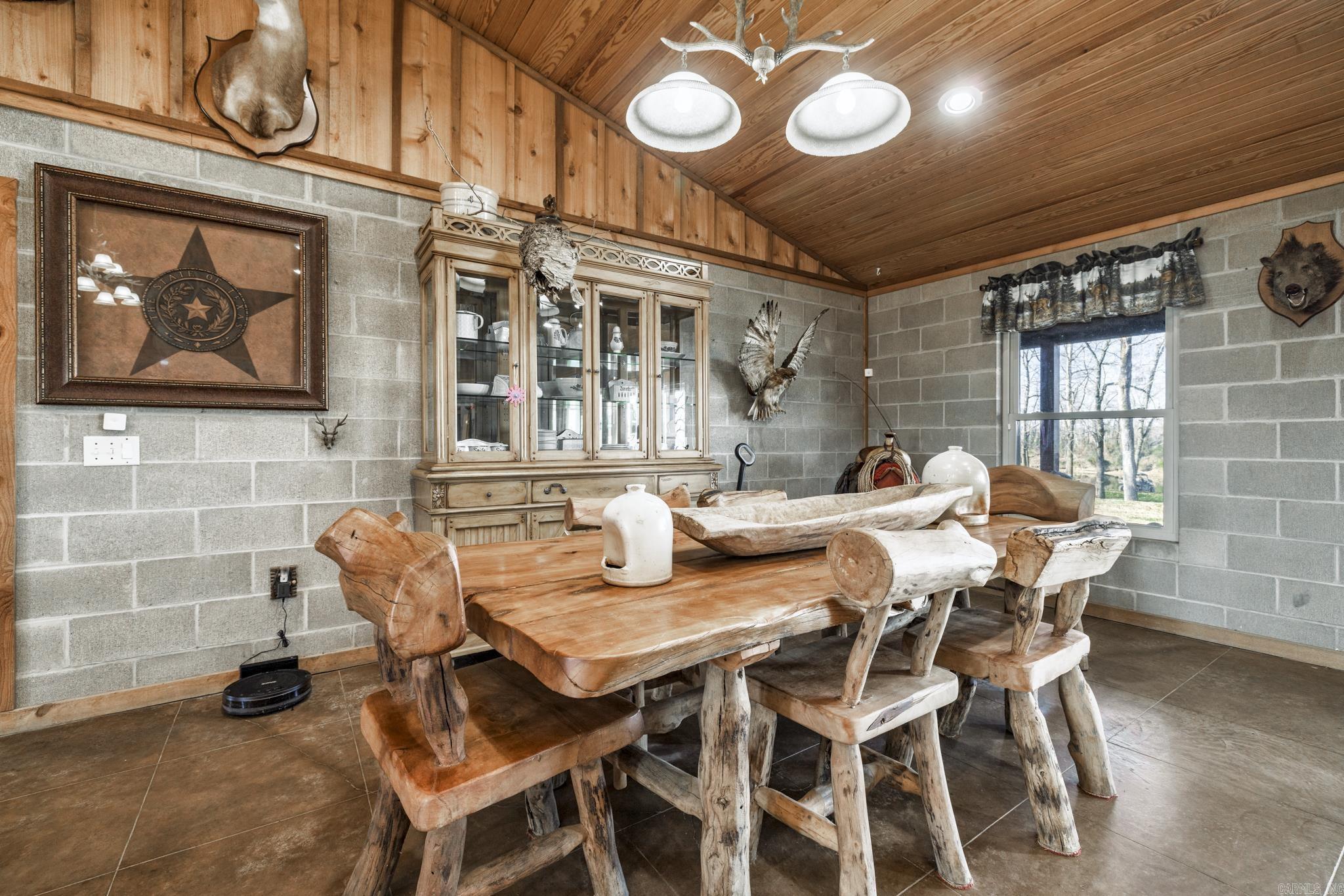 100 Lake  Donaldson, AR